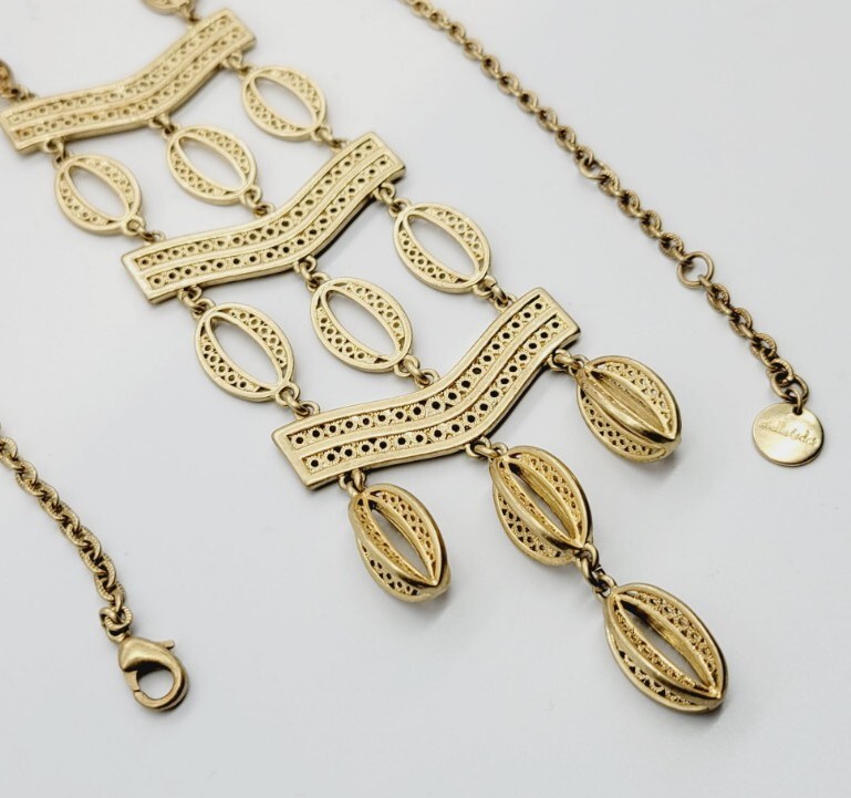 STELLA & DOT Kimberly Pendant Necklace Gold Tone Statement