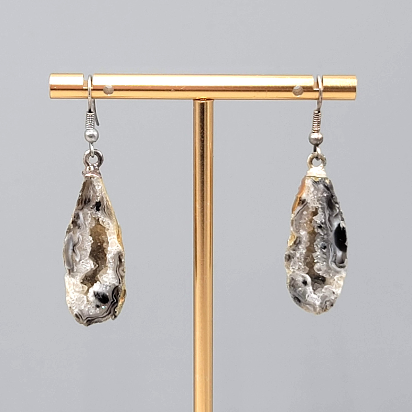 Vintage Raw Geode Stone Pierced Earrings Silver tone Dangle 1.25″