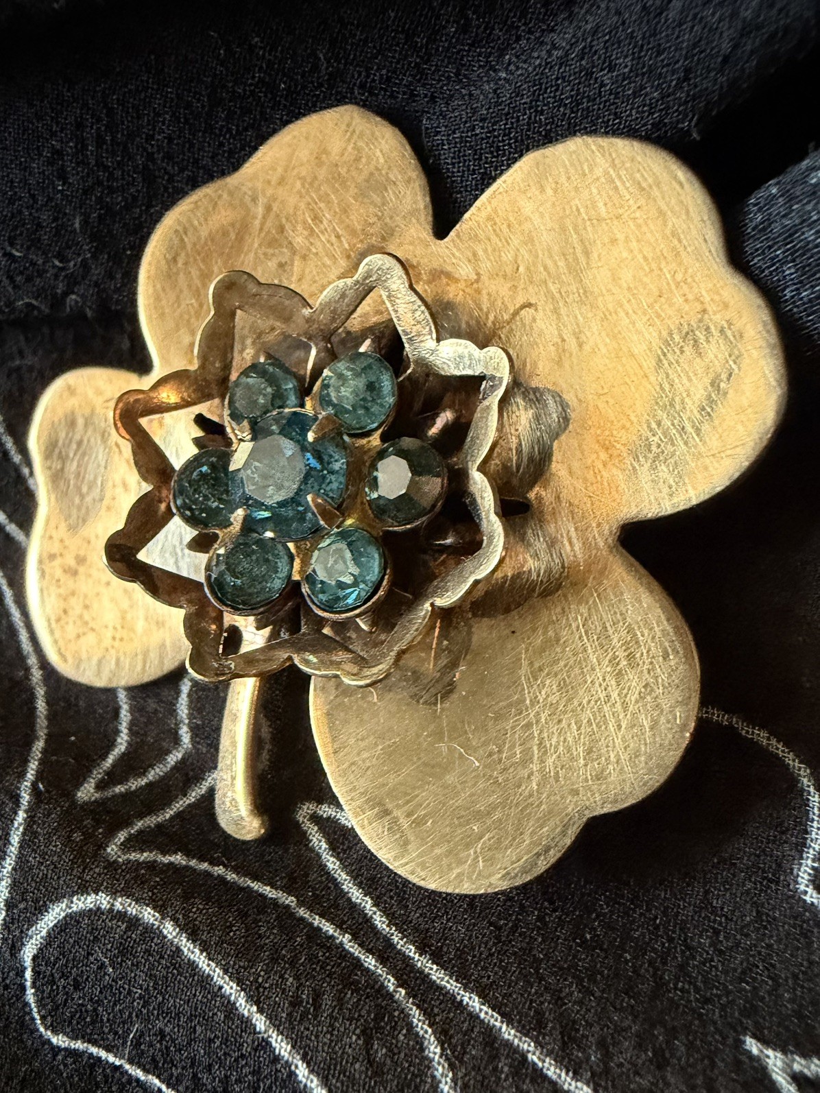 Vintage Coro Brooch Pin Gold Tone Retro Shamrock Clover Flower Blue Rhinestones