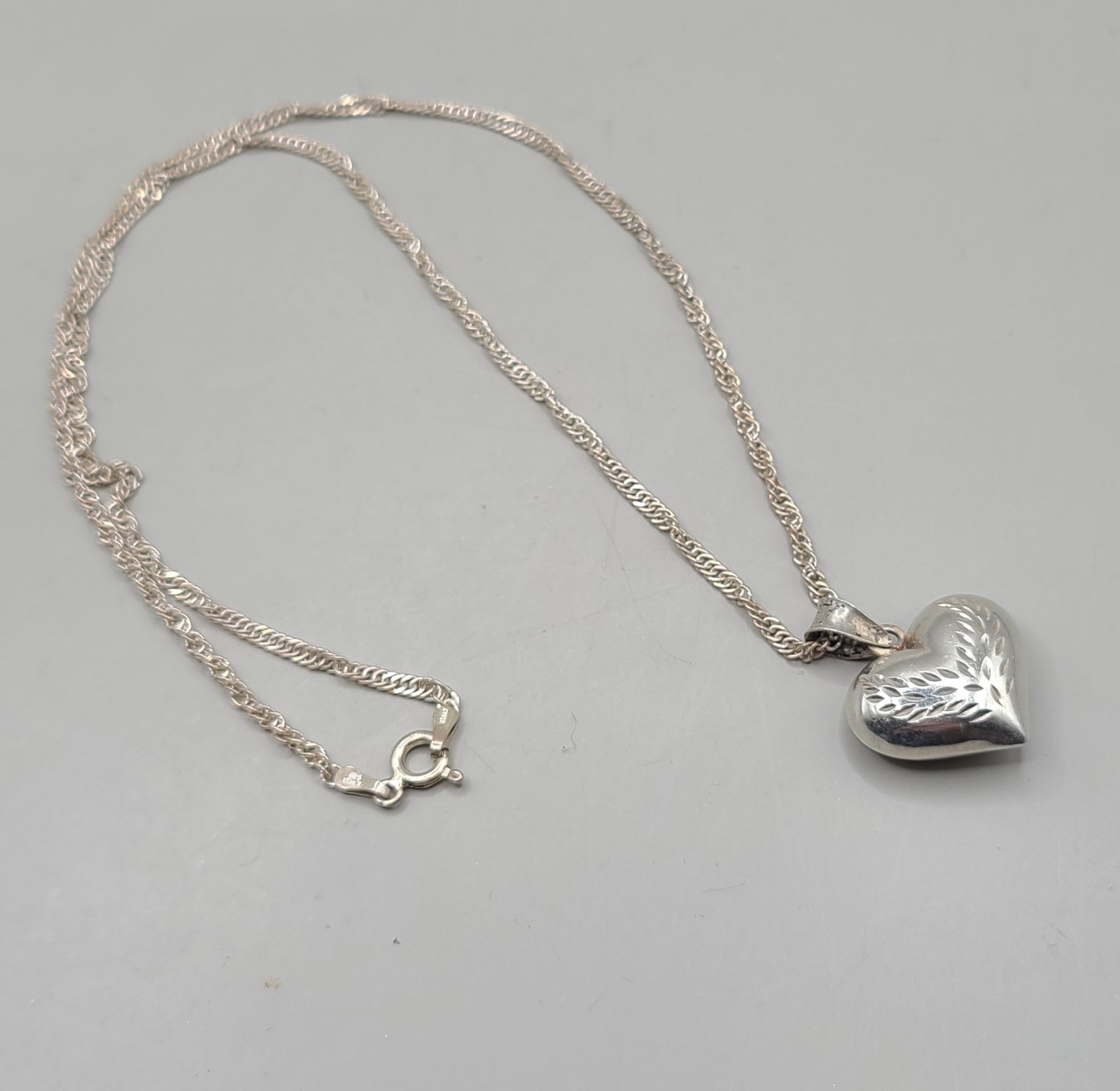 Vtg 925 Sterling Silver Diamond Cut Puff Heart Pendant Twist Chain 18” Necklace