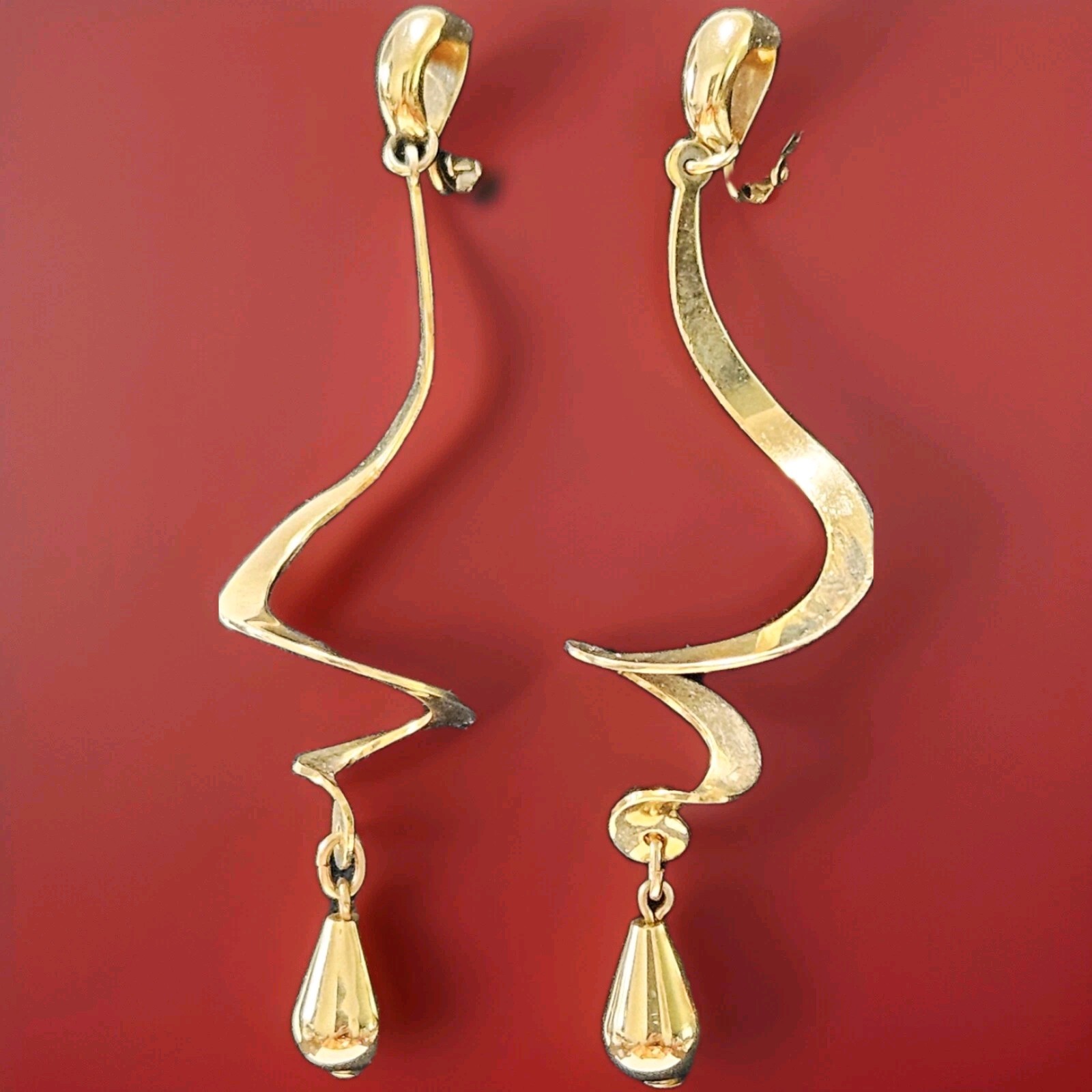 Vintage Napier Goldtone Swirl 3.75″ Drop Adjustable Clip-On Screwback Earrings