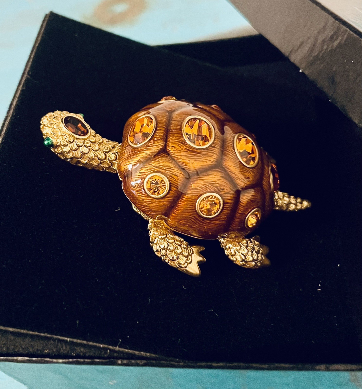 Signed JOAN RIVERS Classic Collection Enamel TURTLE Brooch RHINESTONE New In BOX
