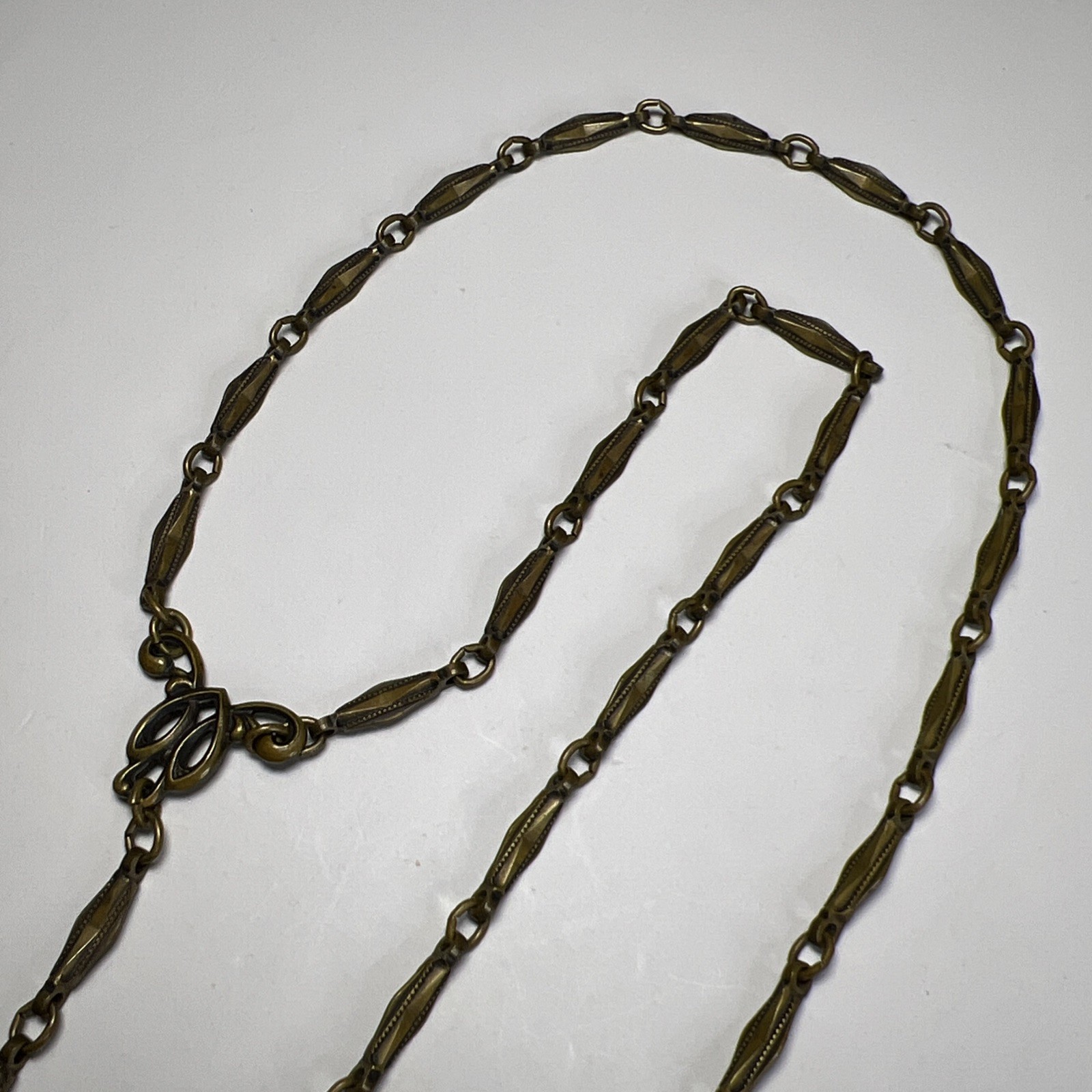 Pididdly Links Floral Locket Necklace Brass Tone Victorian Antique Style 20”