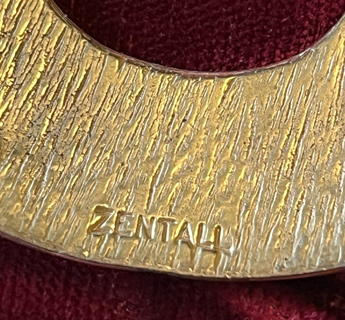 Vtg Robert Zentall Necklace Choker Hammered Gold Tone Pendant Designer Signed