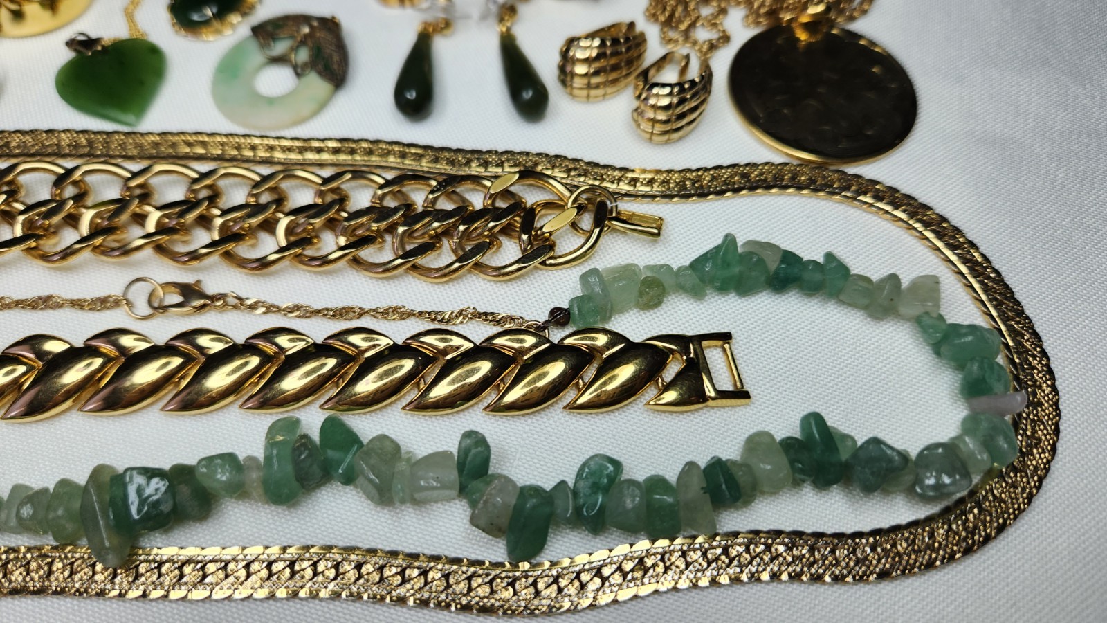 Collection Vintage & Modern Jewelry Green Goldtone Jade