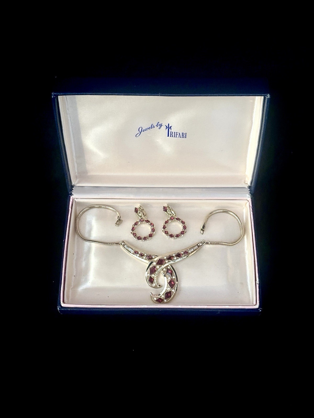 TRIFARI Ruby Red Diamond 1952 Parure Alfred Philippe Drop-Dangle Crown w/Box