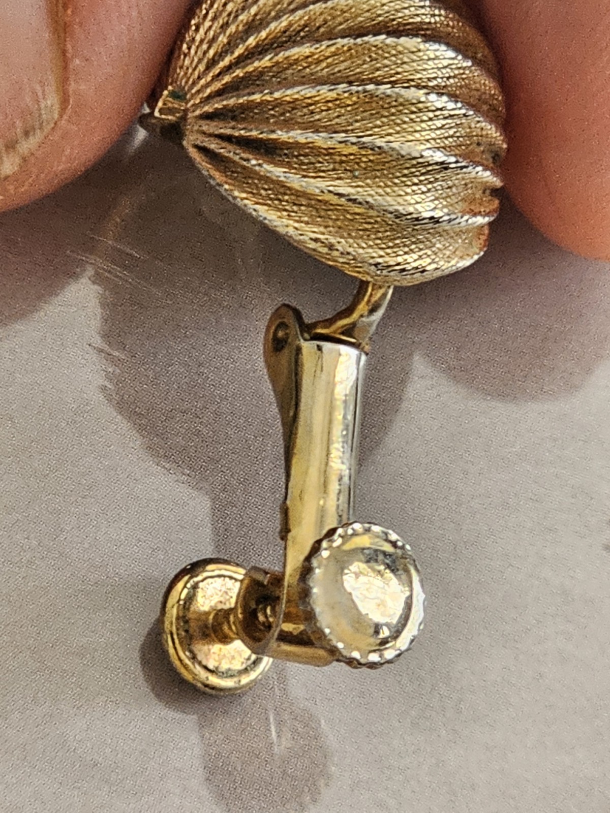 Vintage Adjustable Clip On Earrings In Vendome Armadilla Style. Gold Tone. 1950s