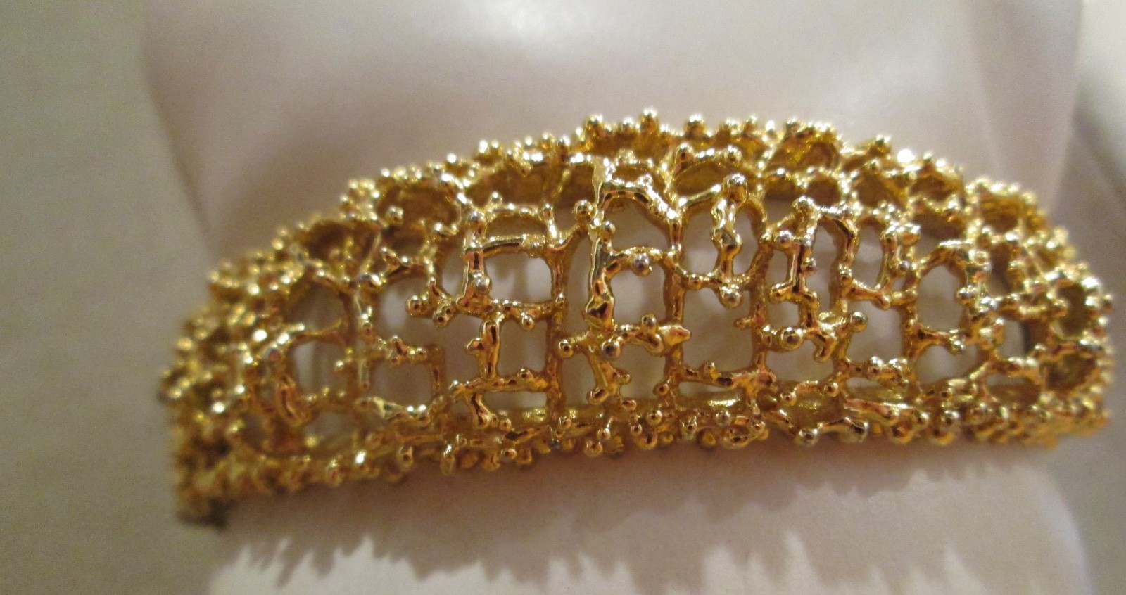 VINTAGE Gold Tone Open Work Filigree Hinged Bangle Bracelet Safety Chain 8”