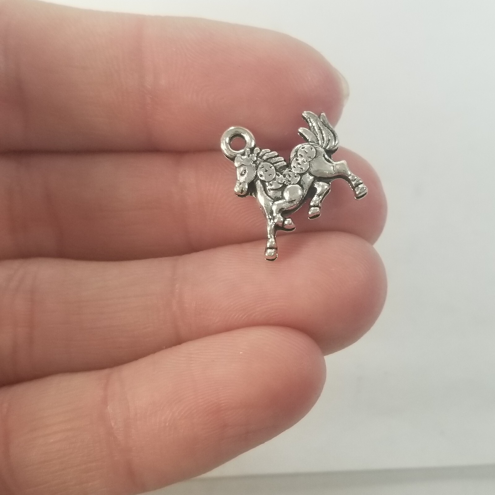 Vintage Horse Running Mustang Pendant Charm silvertone