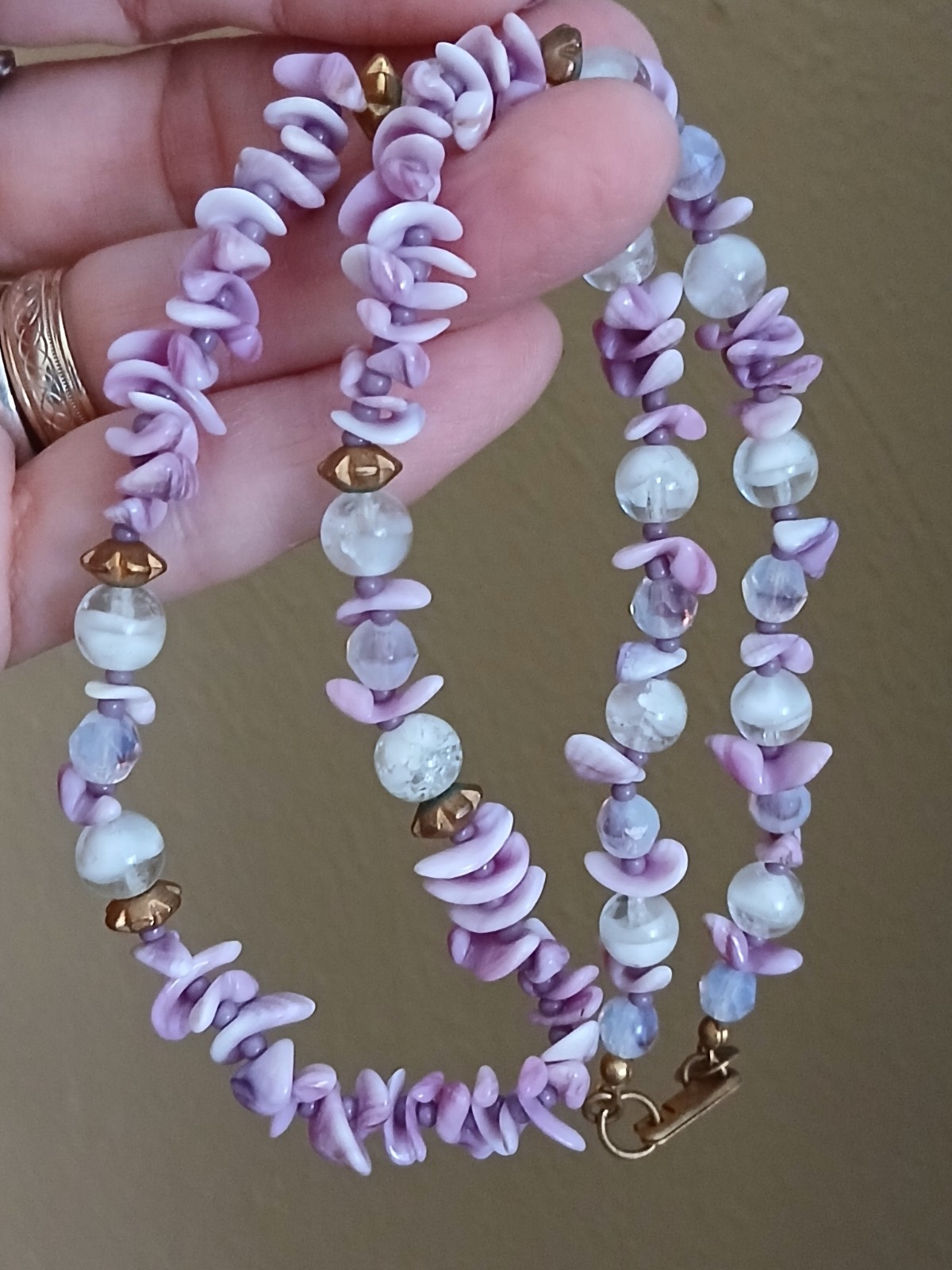 Vtg Miriam Haskell Lavendar Shell With White&Clear Art Glass Beaded Necklace 16″