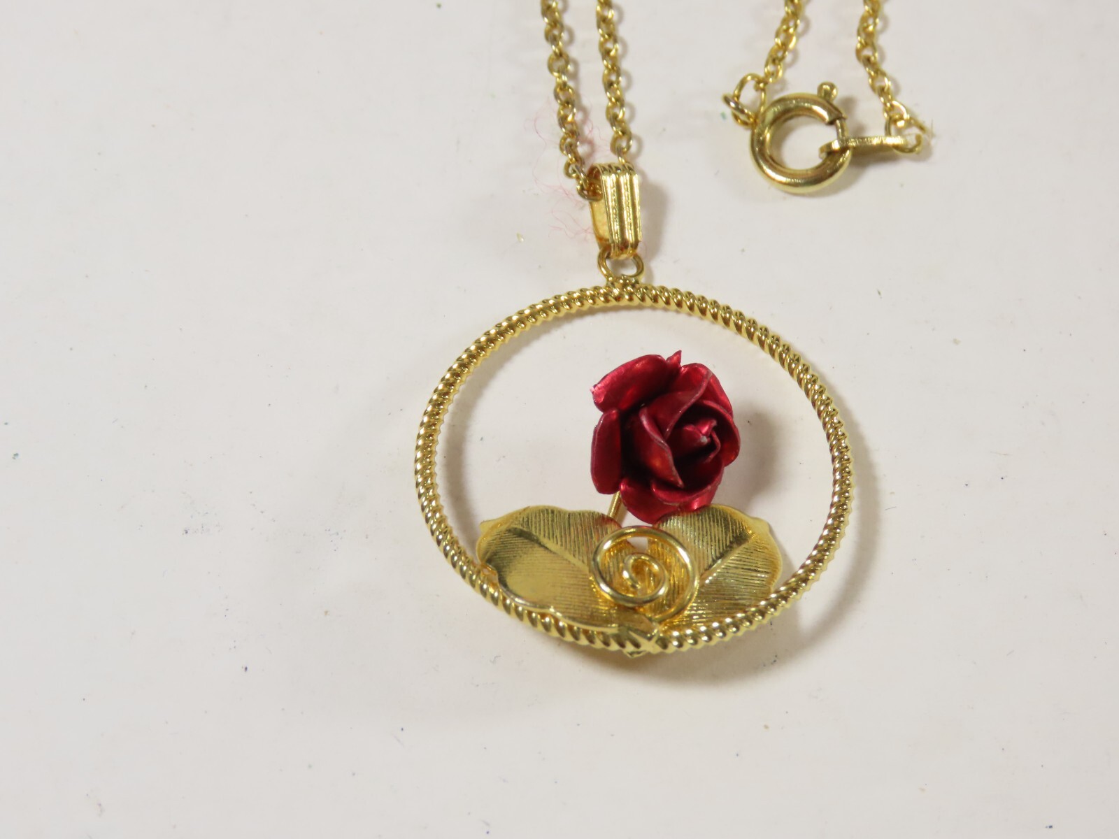 Enamel Rose Flower Necklace Vintage Red Gold Tone C3160