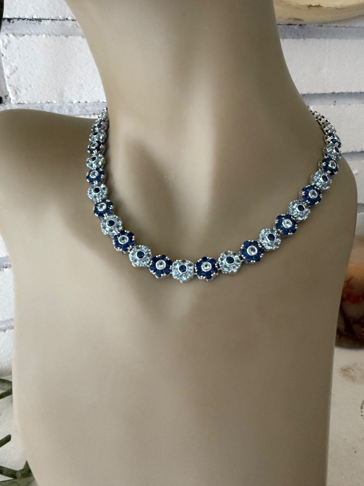 ESTATE SILVER PLATED SAPPHIRE LIGHT BLUE CRYSTAL CLUSTER FLOWER NECKLACE 16″