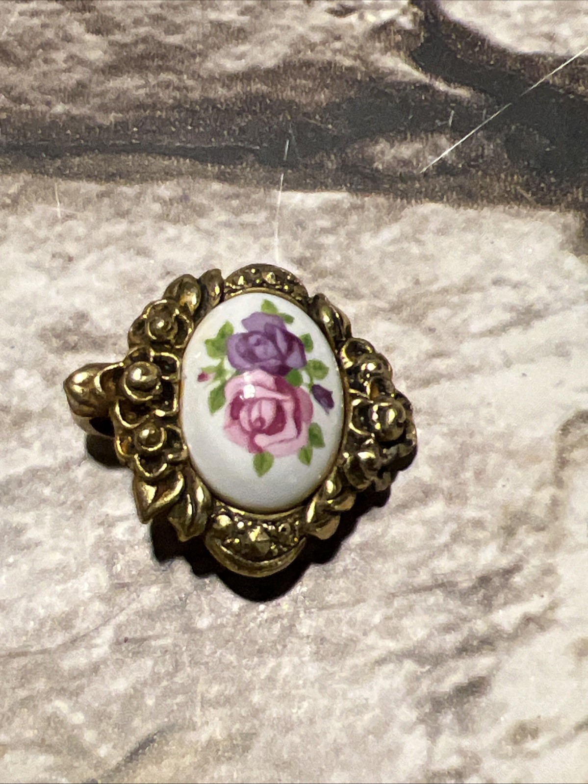 Vintage Avon Victorian Style Ceramic & Metal Rose Pendant Chain Not Included