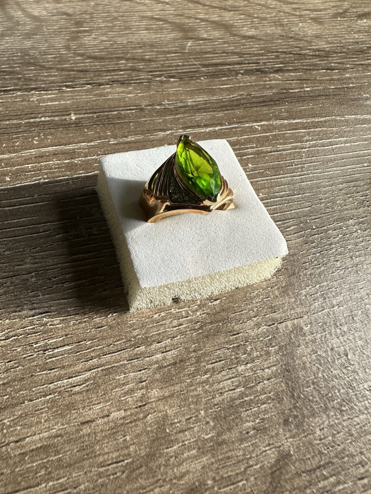 Sterling Silver Stamped 925 Gold Wash Glass Peridot CZ Vintage Cocktail Ring 7