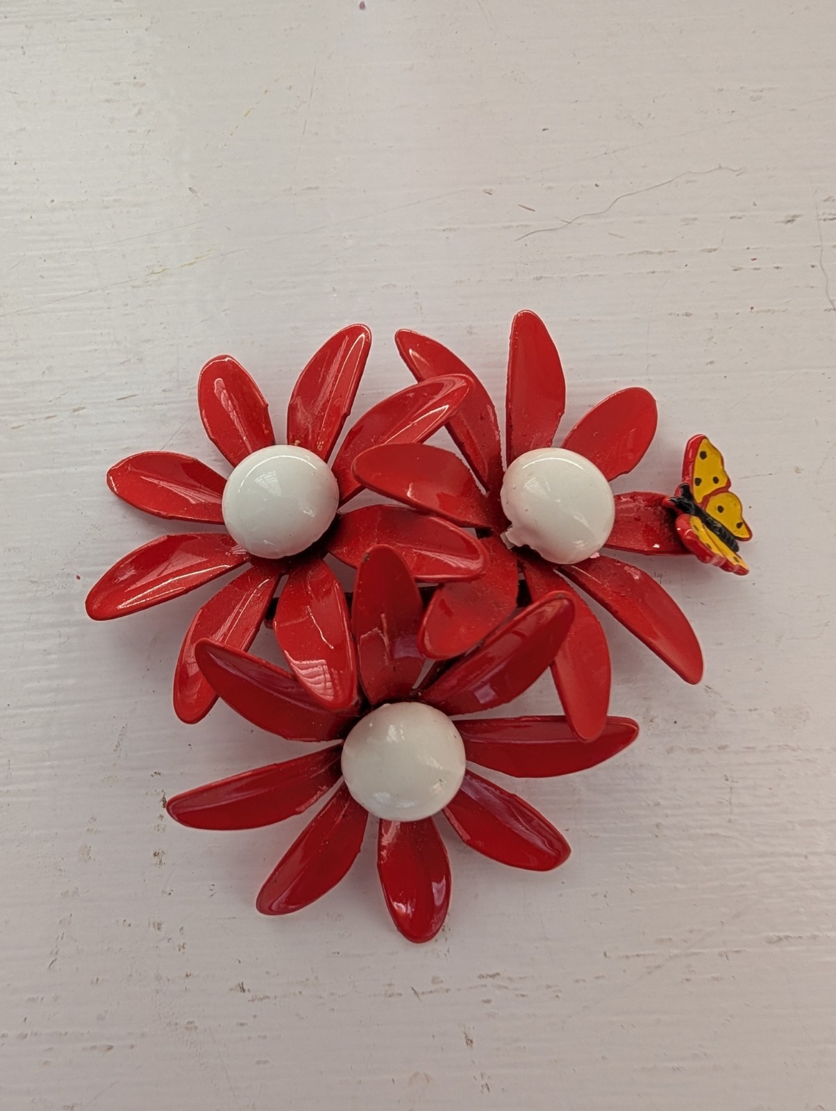 Vintage Red Enamel Daisy Flower Cluster Brooch Retro 1960’s ladybug
