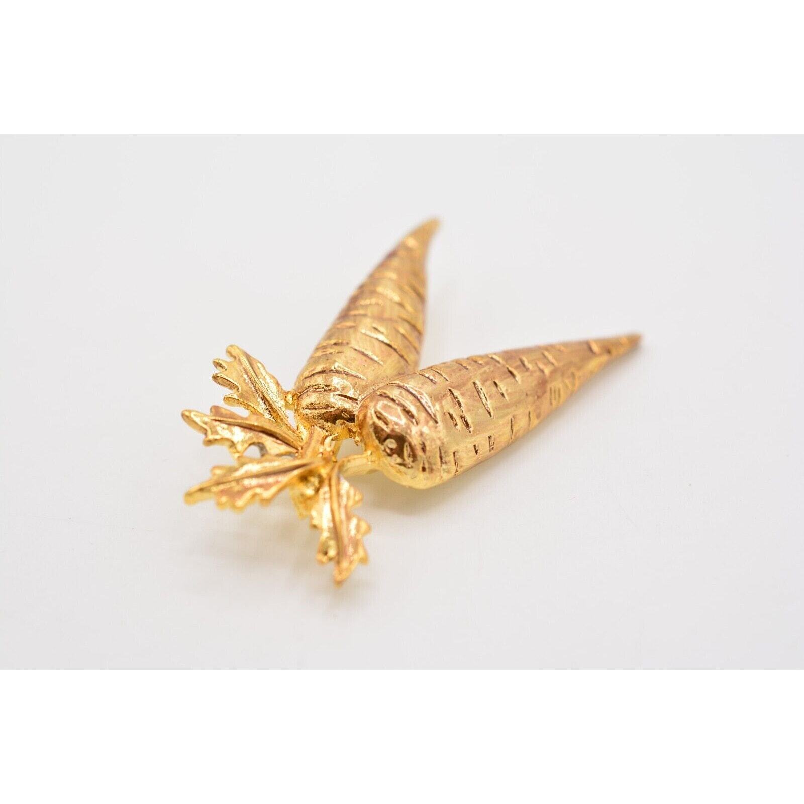 Vintage Carrot Pin Brooch Brushed Gold Easter Garden Vegetable NOS 1980s BinA9
