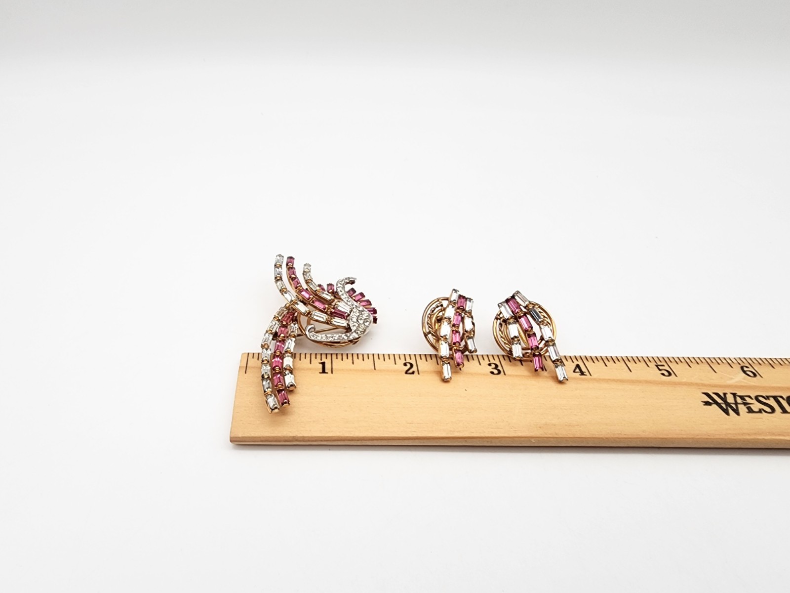 12K GOLD FILLED SIGNED CRC CHARLES REIS VINTAGE PINK RHINESTONE PIN/EARRINGS SET