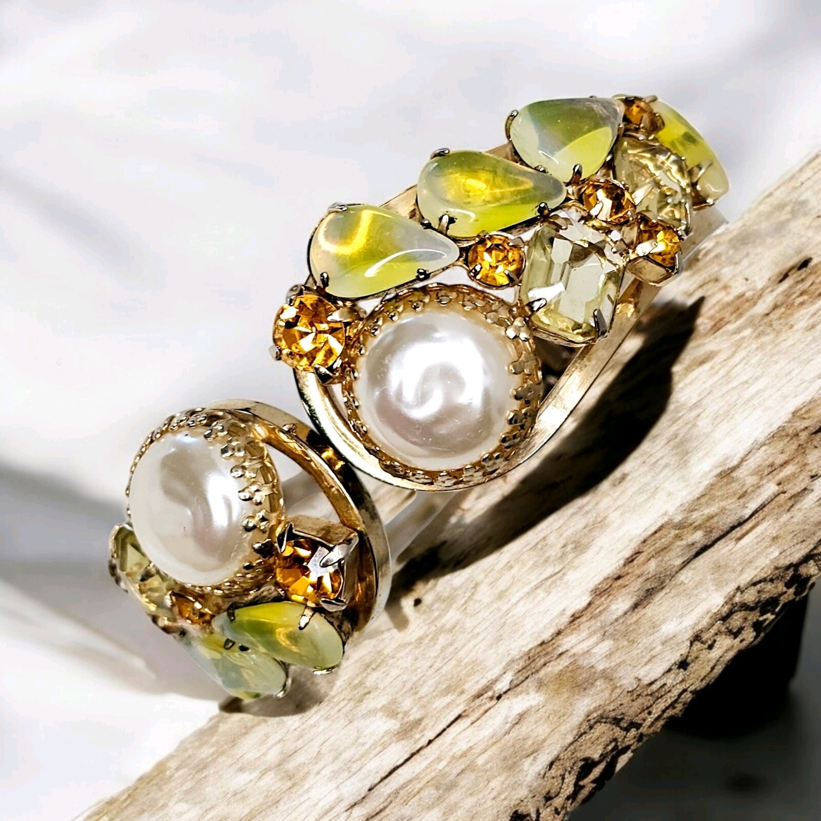 Vintage Juliana DeLizza & Elster Pearls Opalescent Rhinestone Clamper Bracelet