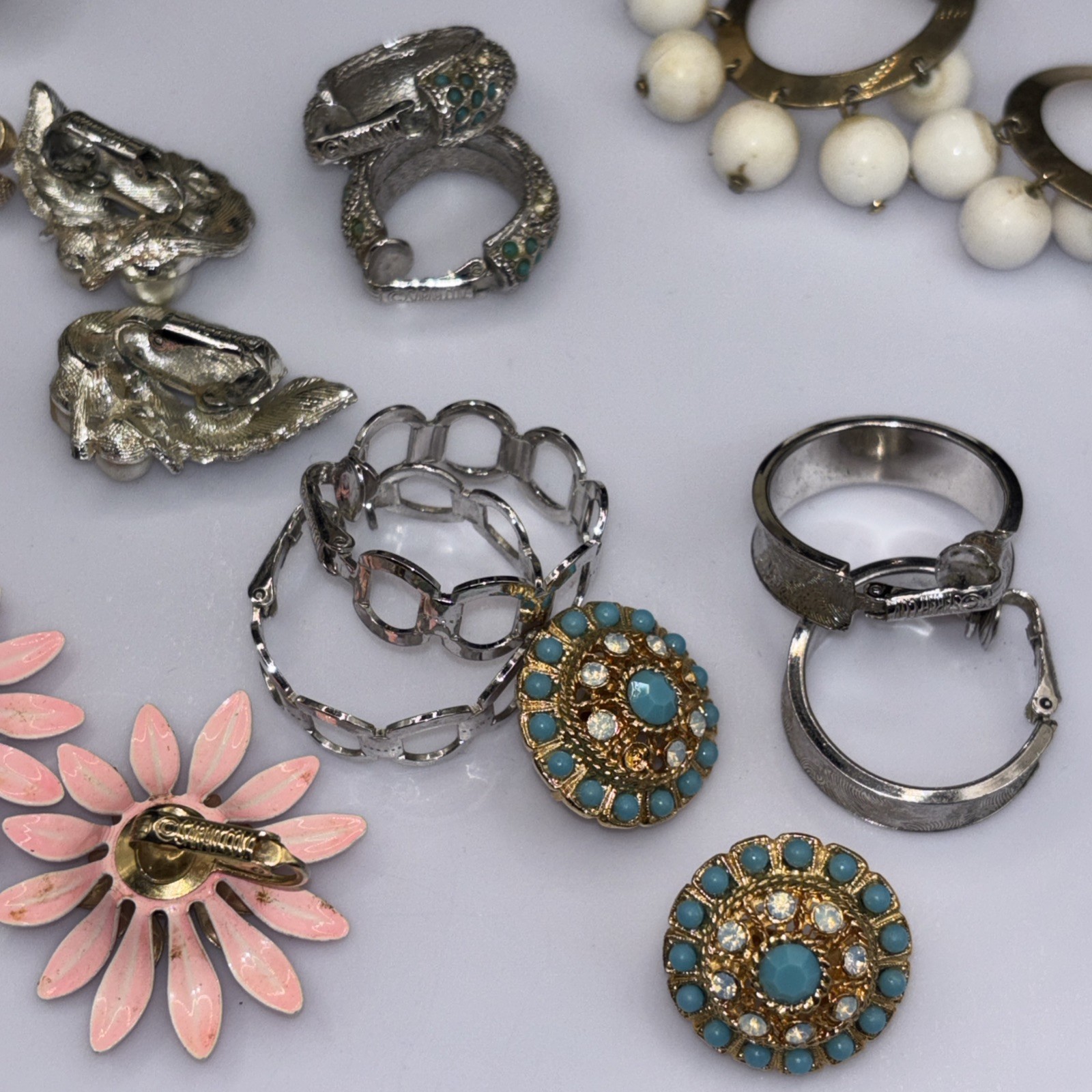 Vtg Sarah Coventry Clip On Earring Jewelry Lot. Estate Auction. See Description