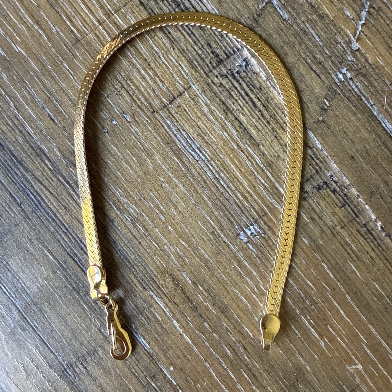 Vintage 1980’s Flat Herringbone Classic Chain Bracelet Gold Tone 7.5” Inch