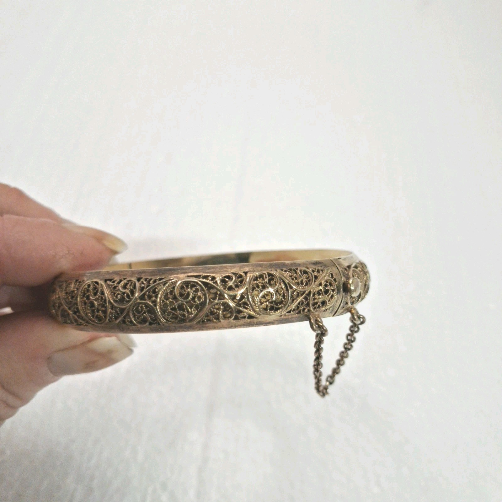 Vintage Sterling Silver Filigree Hinged Bangle Bracelet Safety Chain Ornate 18g