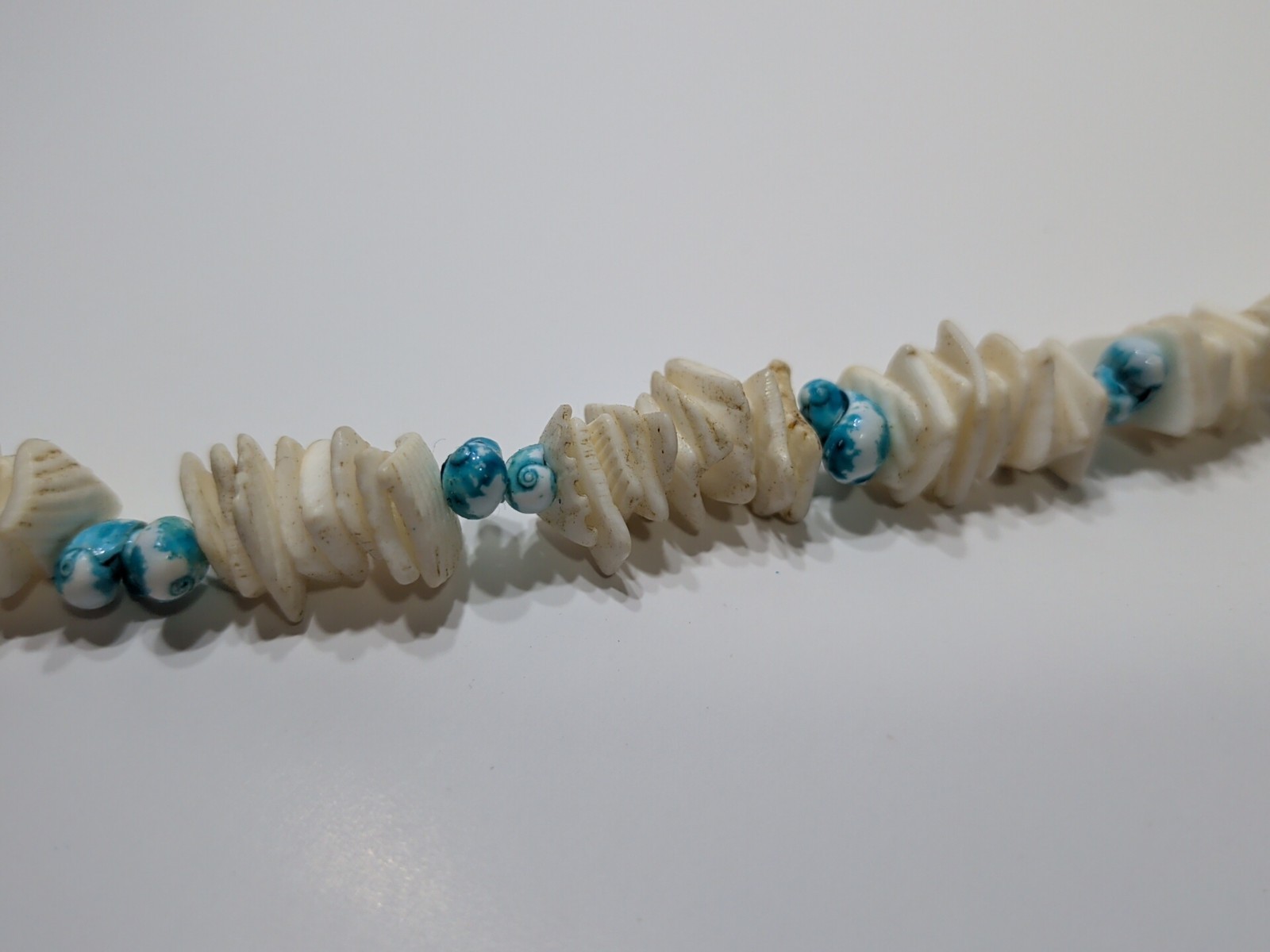 ✨VINTAGE✨ Blue and White Puka Shell and Turquoise Sea shells Necklace 17½ In