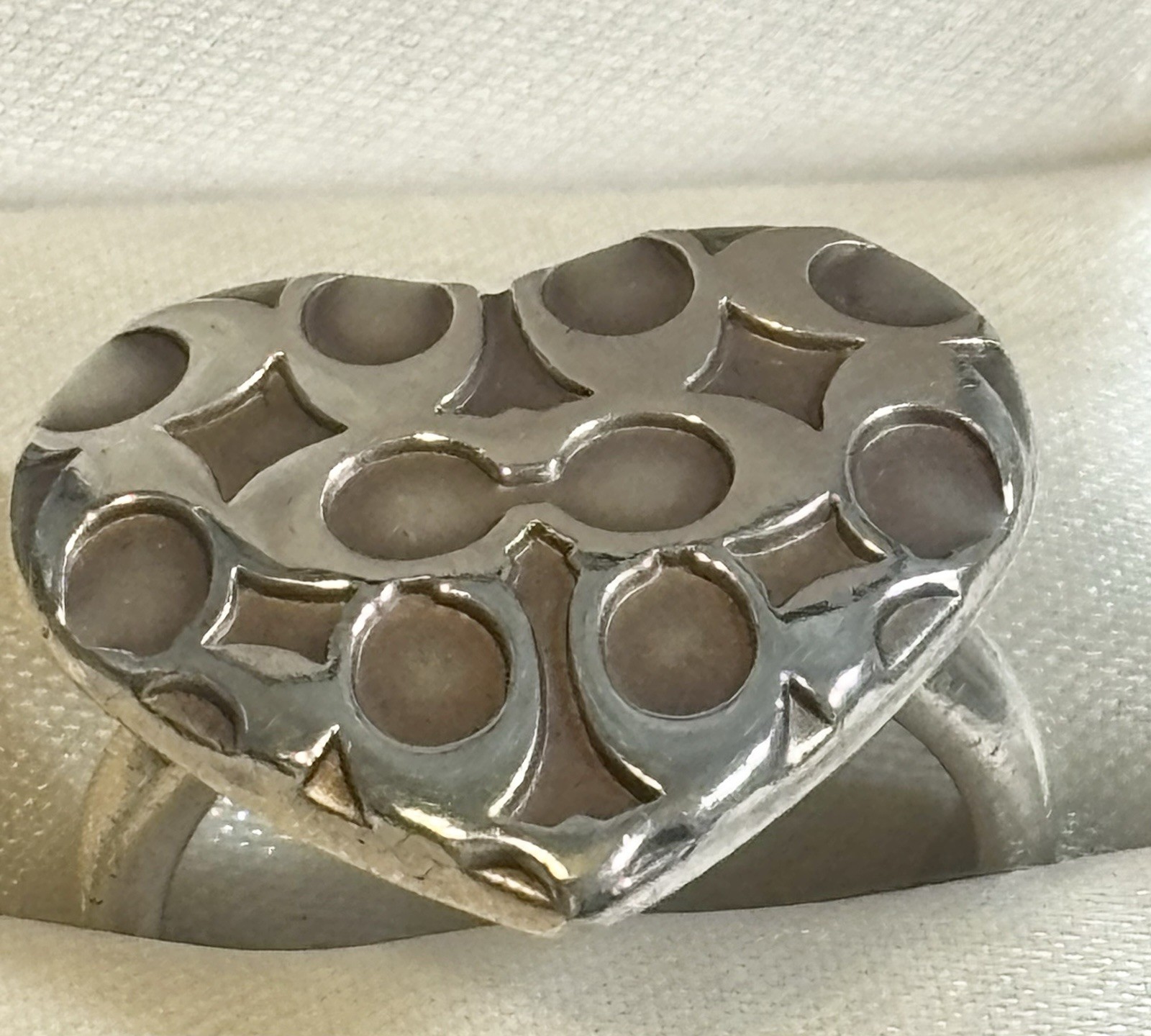 Vintage 925 Turkey Scalloped Heart Ring Size 6 1/4 20mm Center