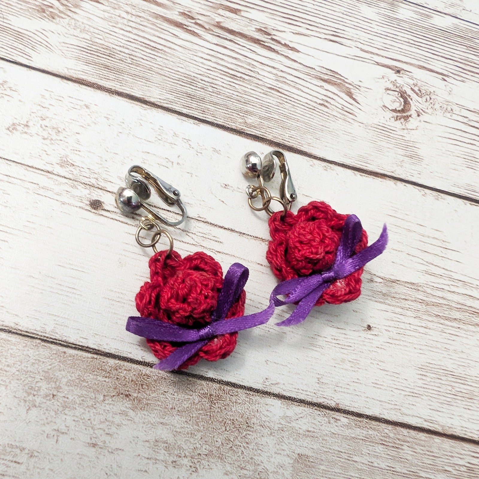 Vintage Clip On Earrings Knitted? Hat Dangle Red & Purple