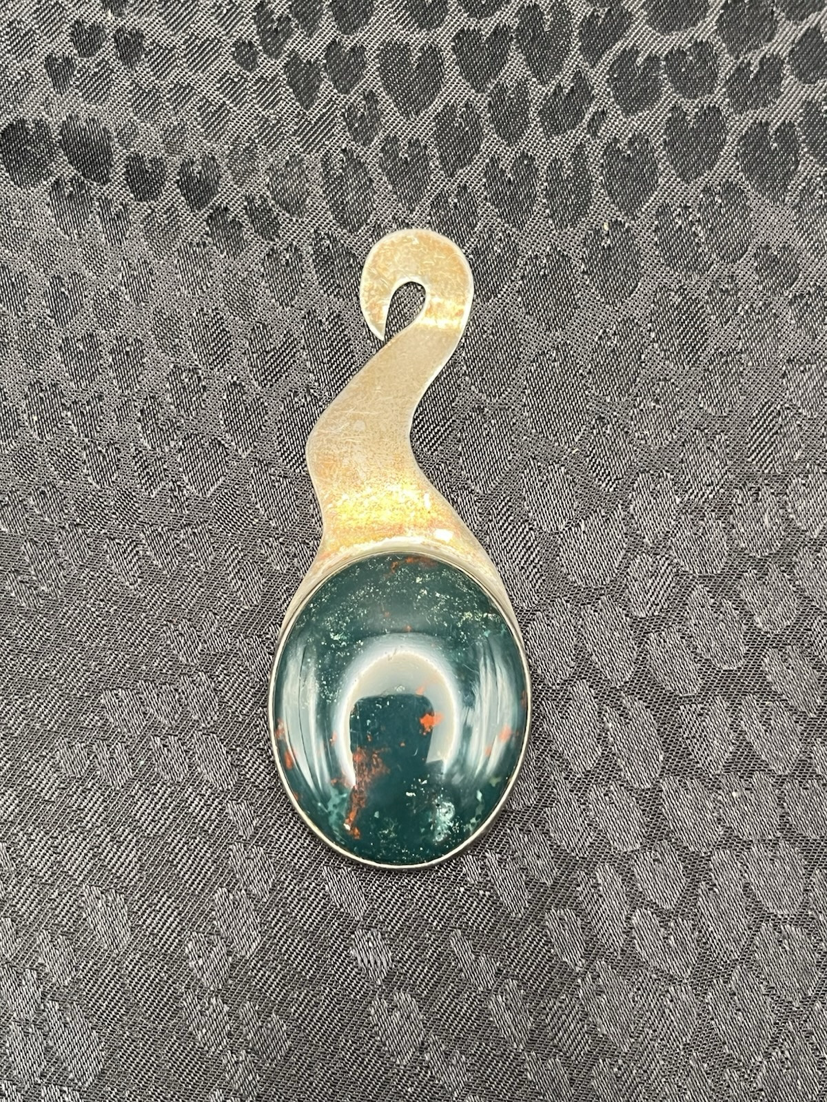 MCM 925 Sterling Silver Pendant With A Polished Cabochon Bloodstone 12.9g