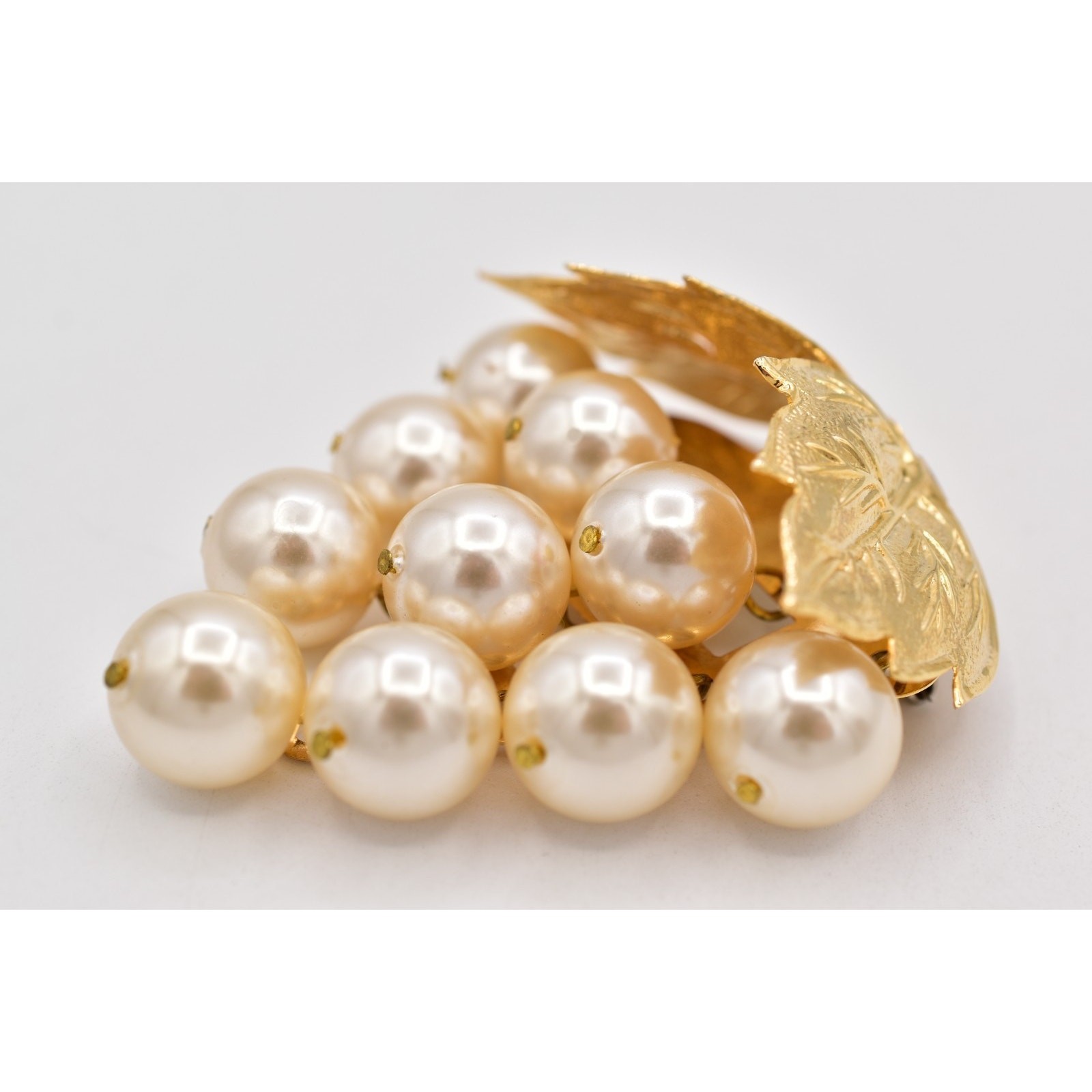 Vintage Grapes Pin Brooch Grapevine Imitation Pearl Gold Leaf Chunky 1990s BinAJ