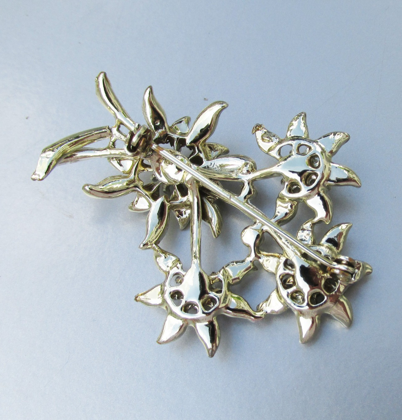 Vintage Mid-Century Cream Enamel & Rhinestone Flower Cluster Brooch Pin