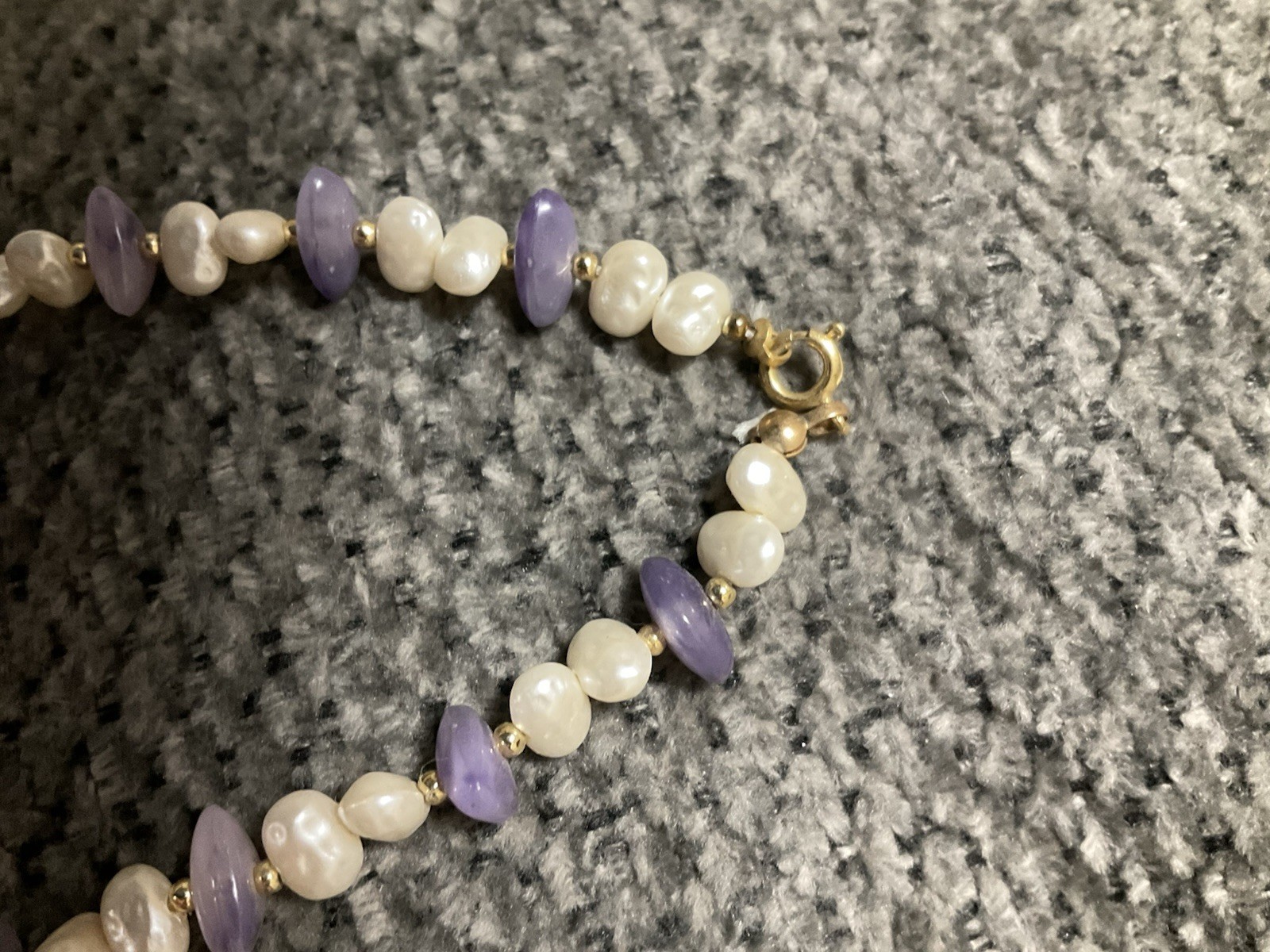 Faux Pearl Necklace Purple Amethyst Tone Accents Plastic Beaded 17.5 In