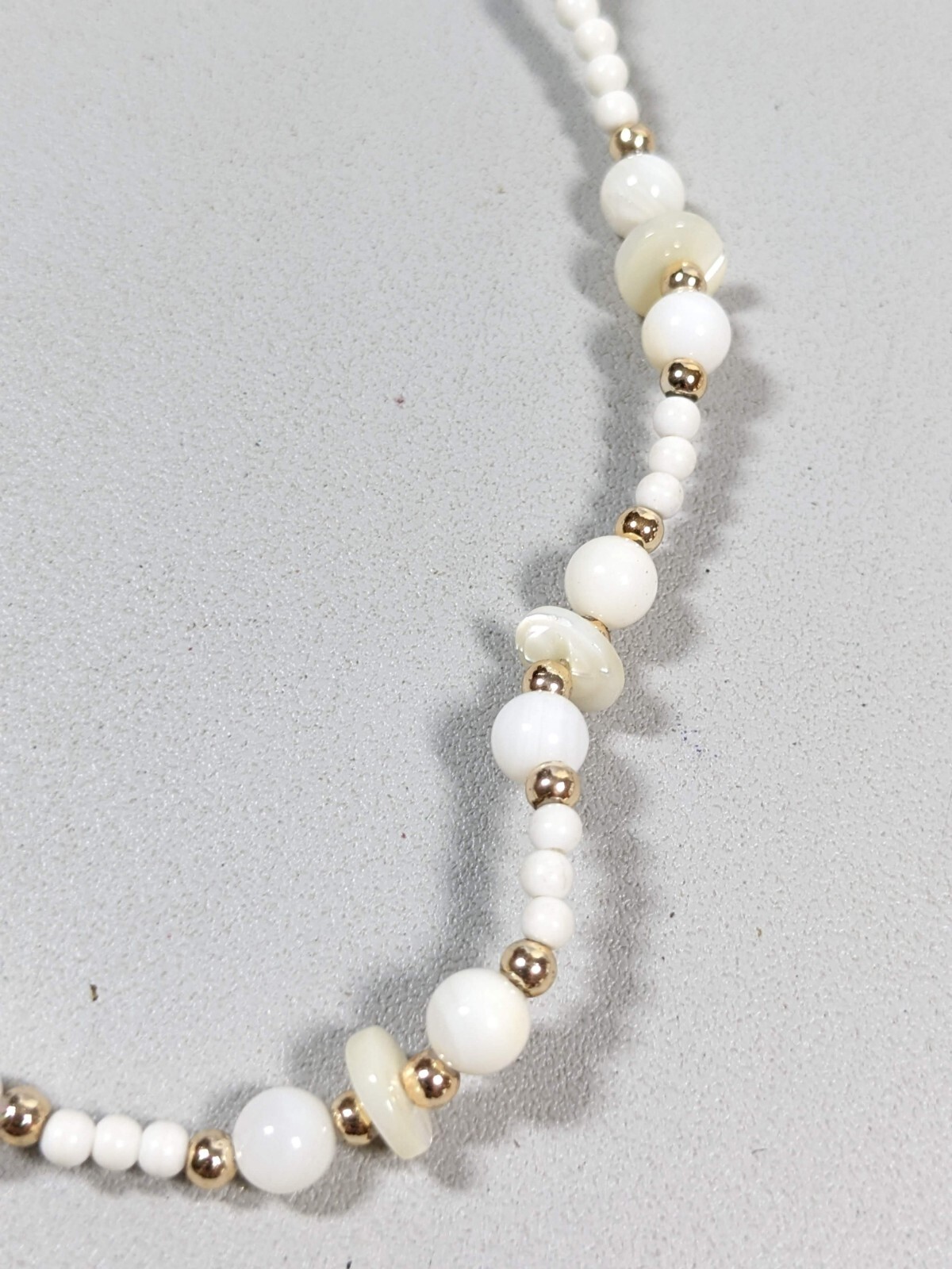 Vintage Gold tone Glass Acrylic Bead Stacked Shell Choker Necklace 16 inches