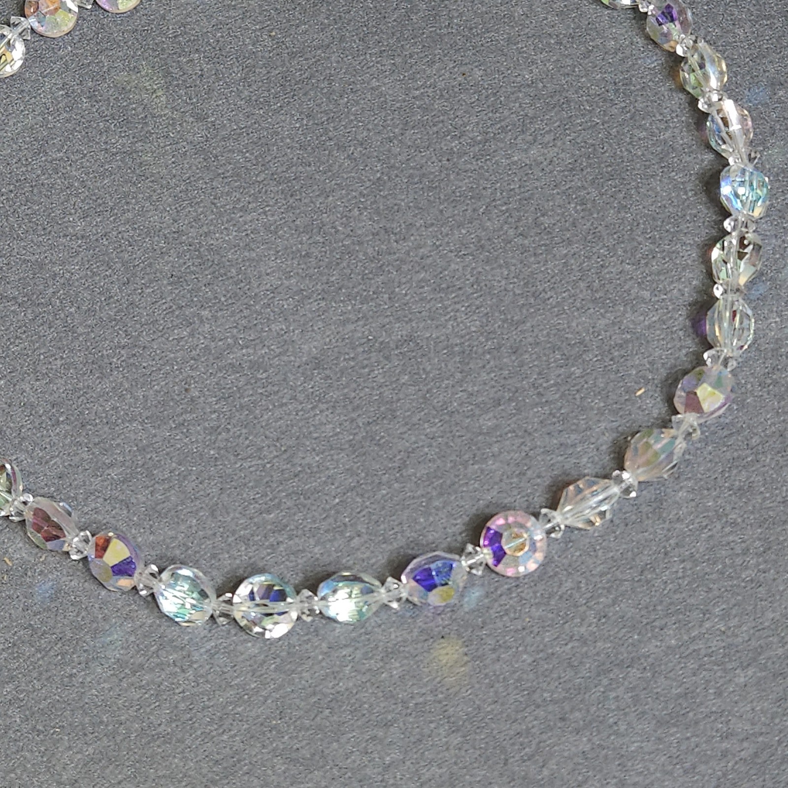 Vintage Iridescent Crystal Beaded Necklace Aurora Borealis Gold Tone Clasp 21″