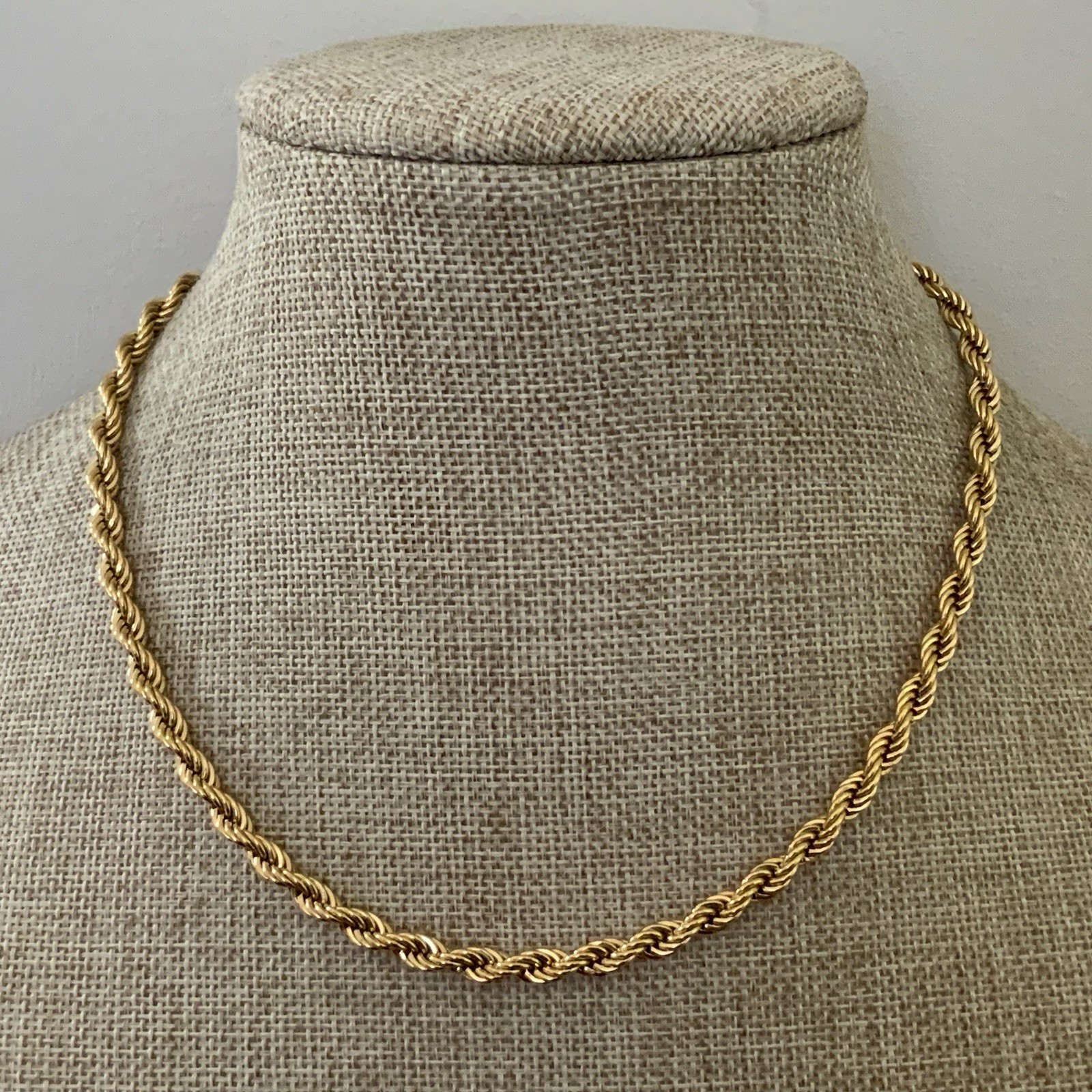Vintage MONET signed twisted rope chain necklace classic every day style