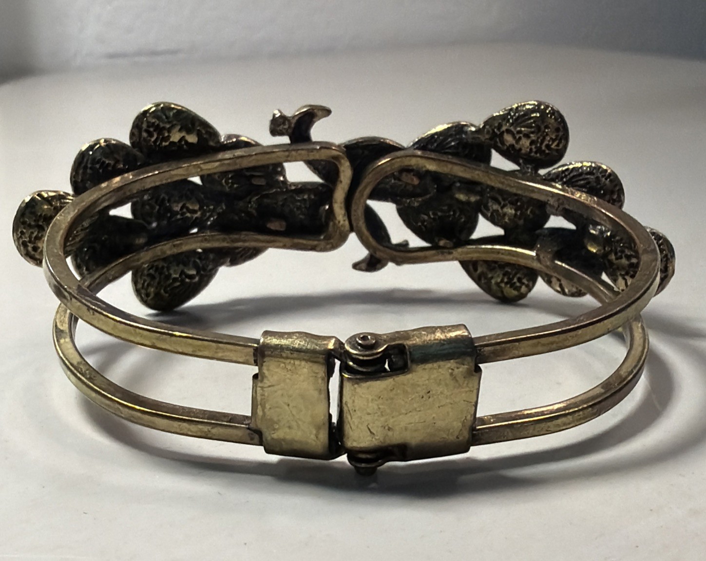 Vtg Antiqued Gold Tone Peacock Blue Green Purple Rhinestone Beads Hinge Bracelet