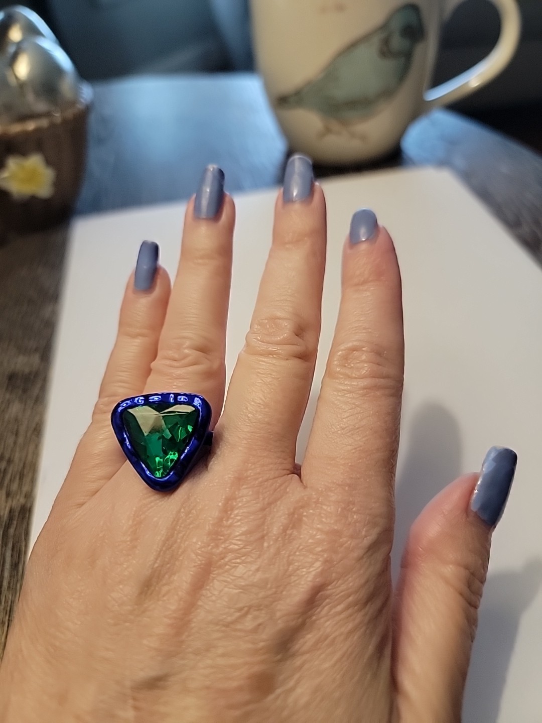 Pretty Vintage Costume Ring Featuring Trillion Cut Emerald Crystal Size 8
