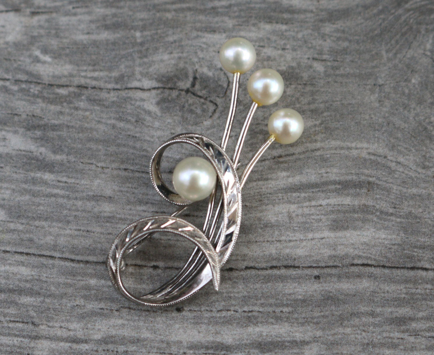 Authentic Vintage MIKIMOTO Sterling Silver Akoya Pearl Pin Brooch