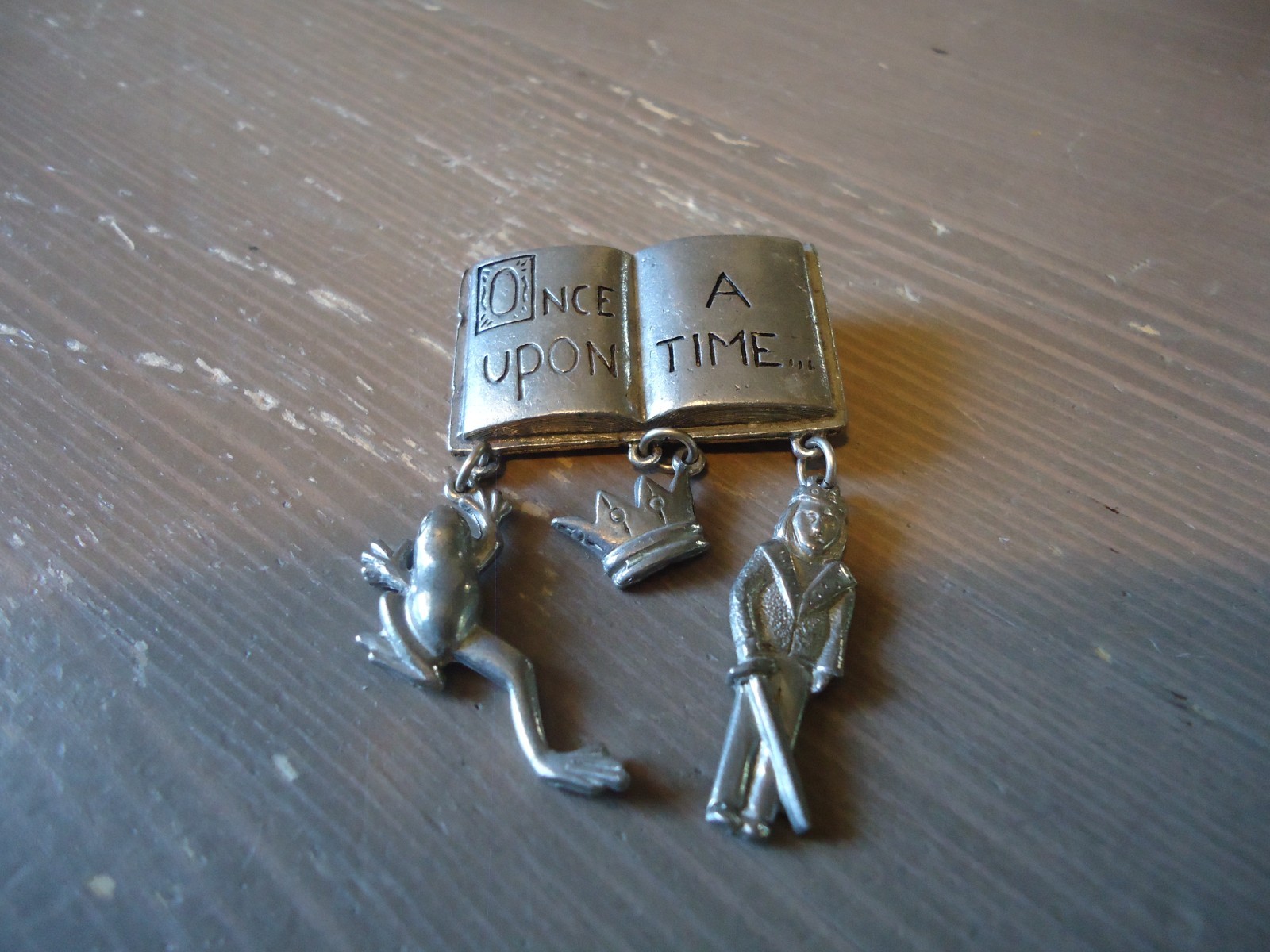Storytelling Brooch Jim Clift Pewter Once Upon A Time Frog Prince Fairytale Pin/