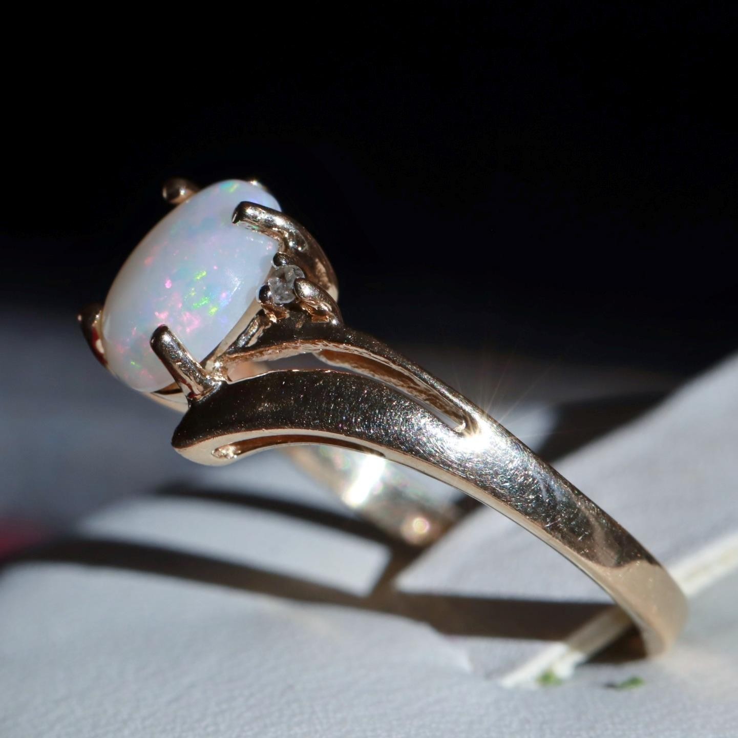 10k yellow gold size 5 ring 0.355ct Australian fiery opal diamond 1.52gr N3815
