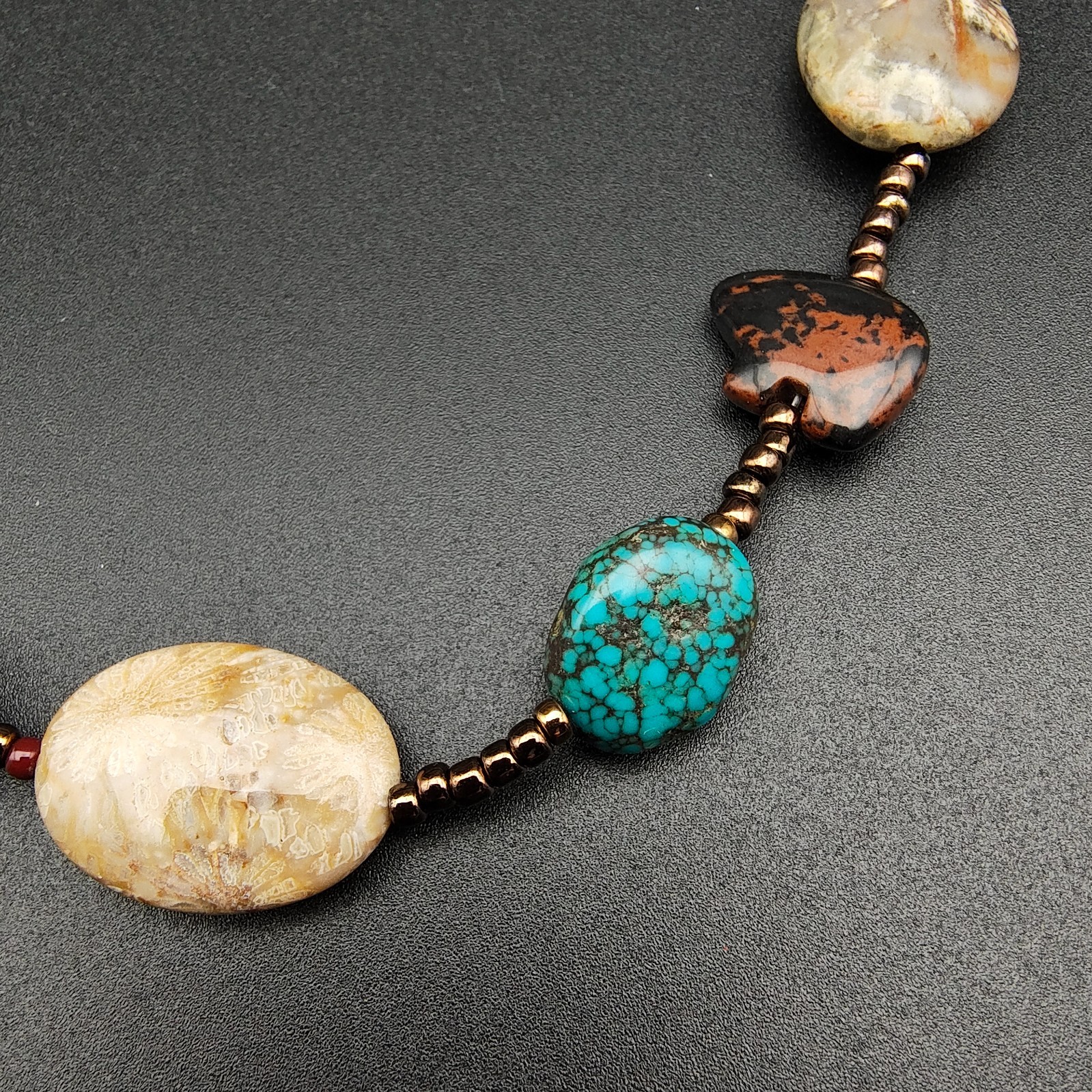 Vintage Southwestern Style Beaded Necklace Stone Bear Fetish Earthy Boho
