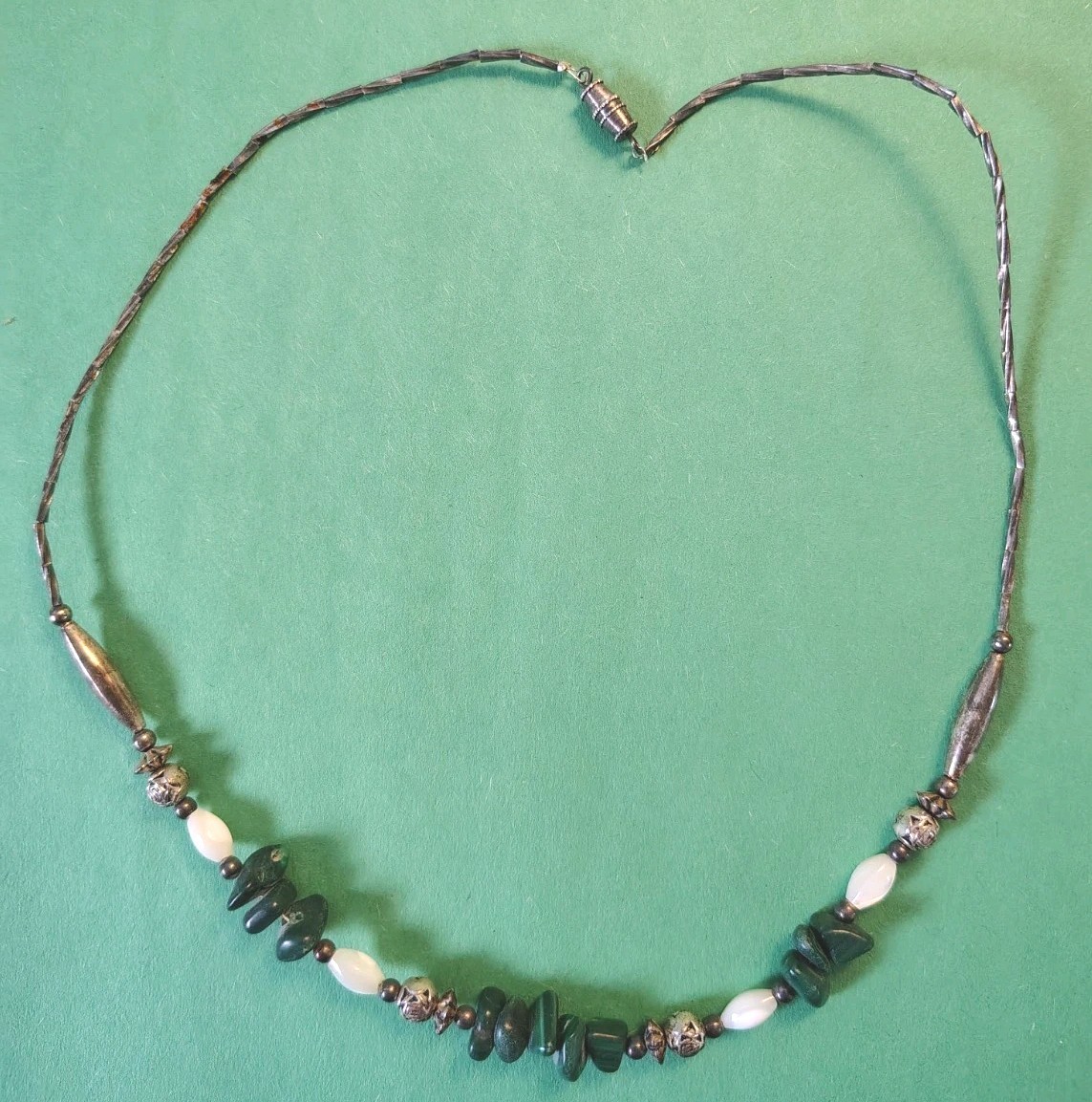 Vintage MALACHITE & MOTHER OF PEARL STONES Beaded Choker Necklace in Silver Tone