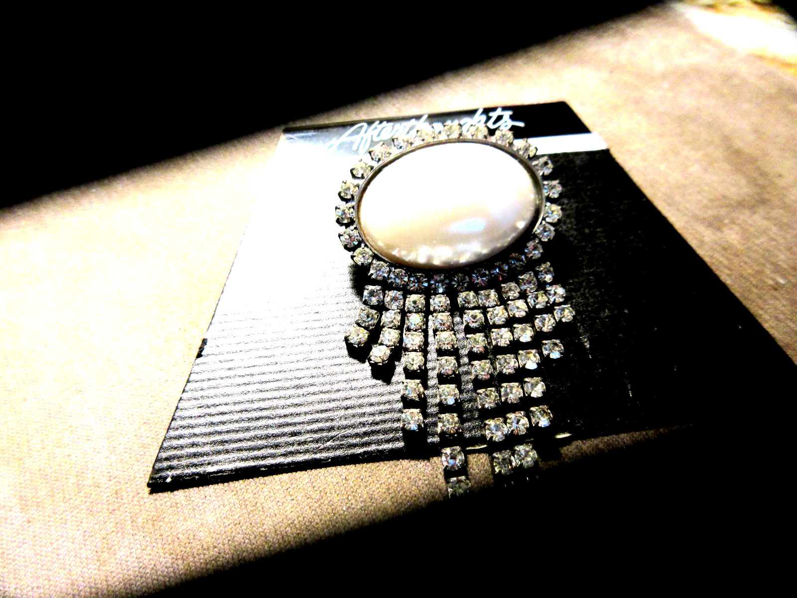 VINTAGE SIGNED Afterthouhts/Carimar FAUX PEARL Rhinestone BROOCH Slver Tone