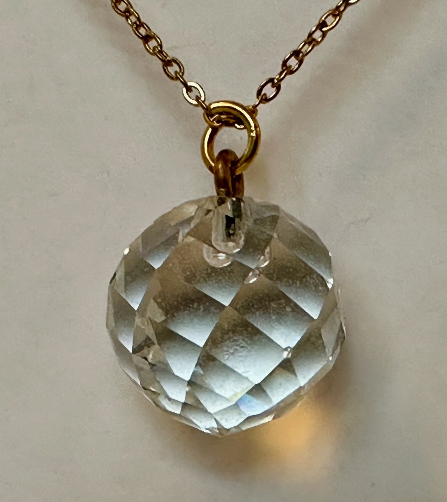 VINTAGE CLEAR FACETED GLASS PENDANT 3/4 OF 1″ NECKLACE 18″ GOLD PLATED