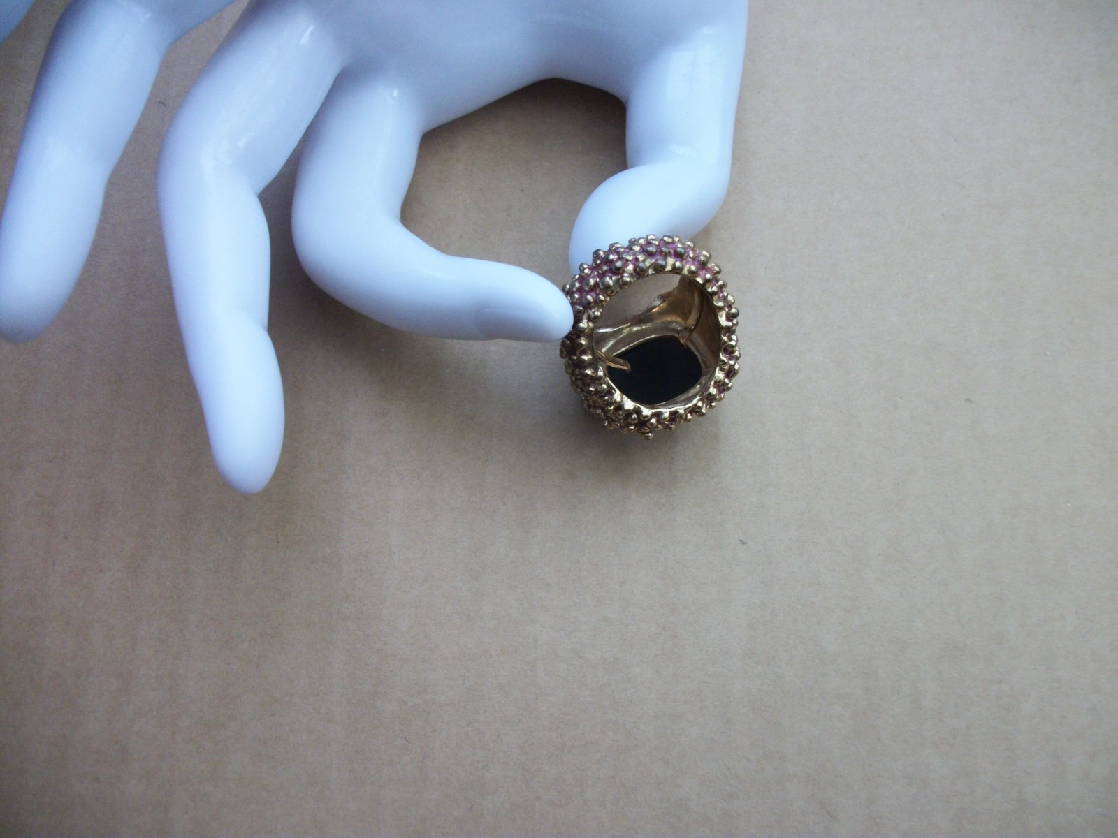 Vintage Avon Cocktail Ring Gold Tone Textured Pebble Black
