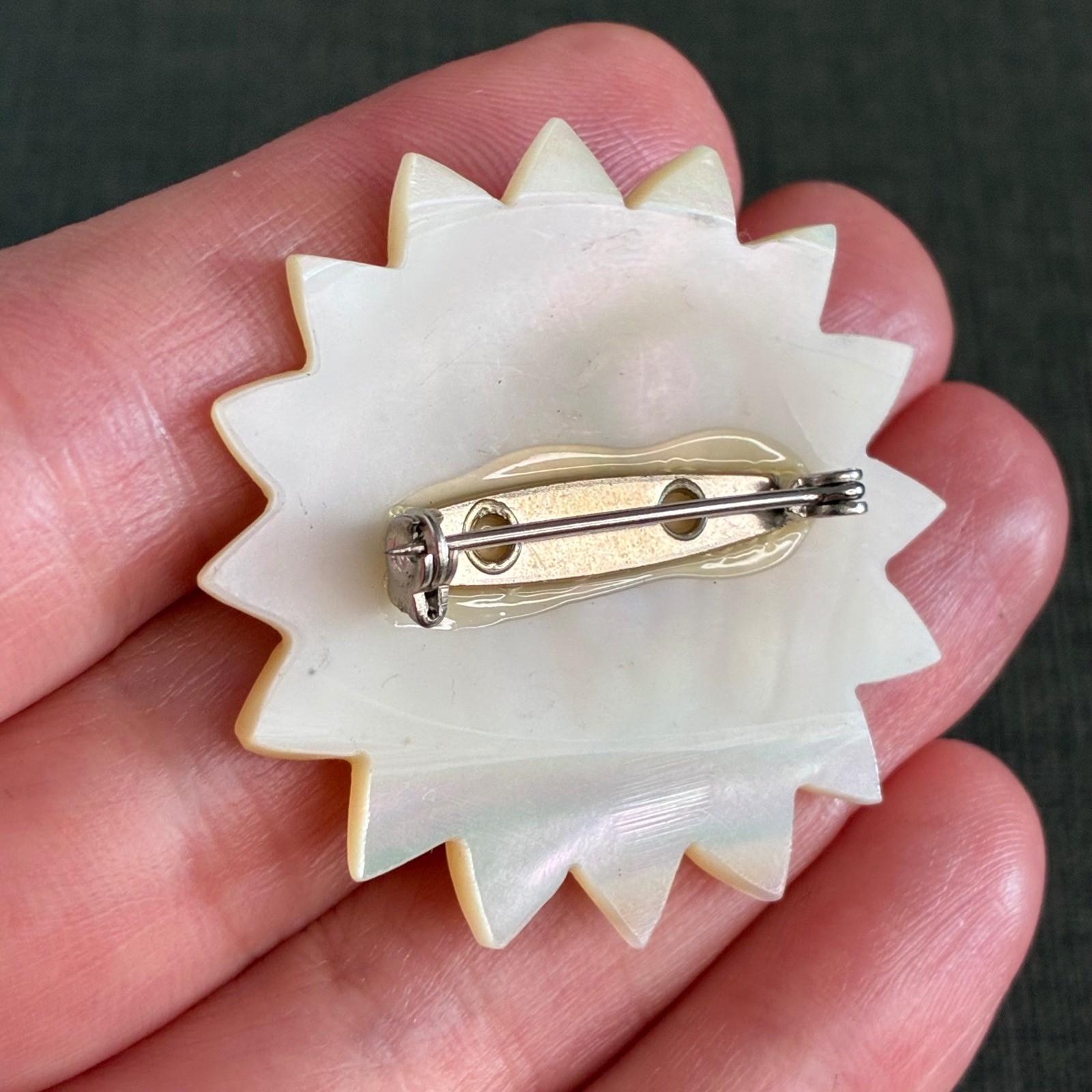 Vintage Mother Of Pearl Flower Brooch Carved Floral Iridescent Shell Pin 1.6″