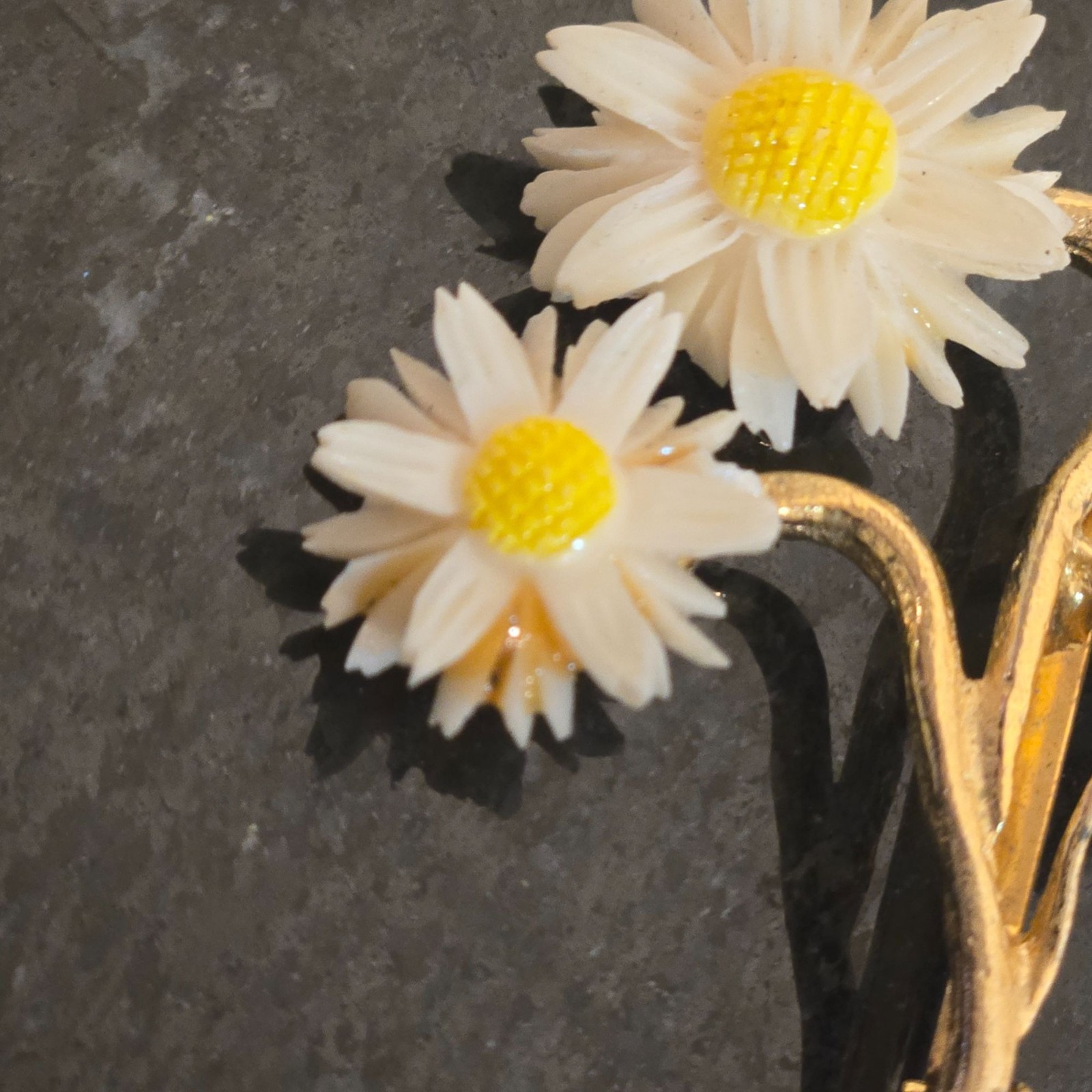Vintage Daisy Flower Brooch 1960s Mod Plastic floral on metal stem Retro Jewelry