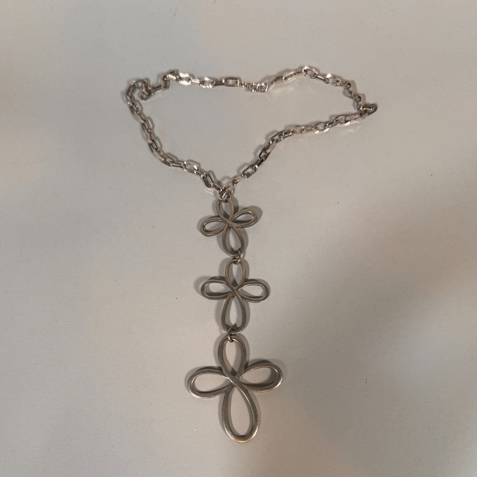 Vtg. Reed & Barton 3-tier Infinity Flower Pendant Pewter Necklace 18″ Ships Free