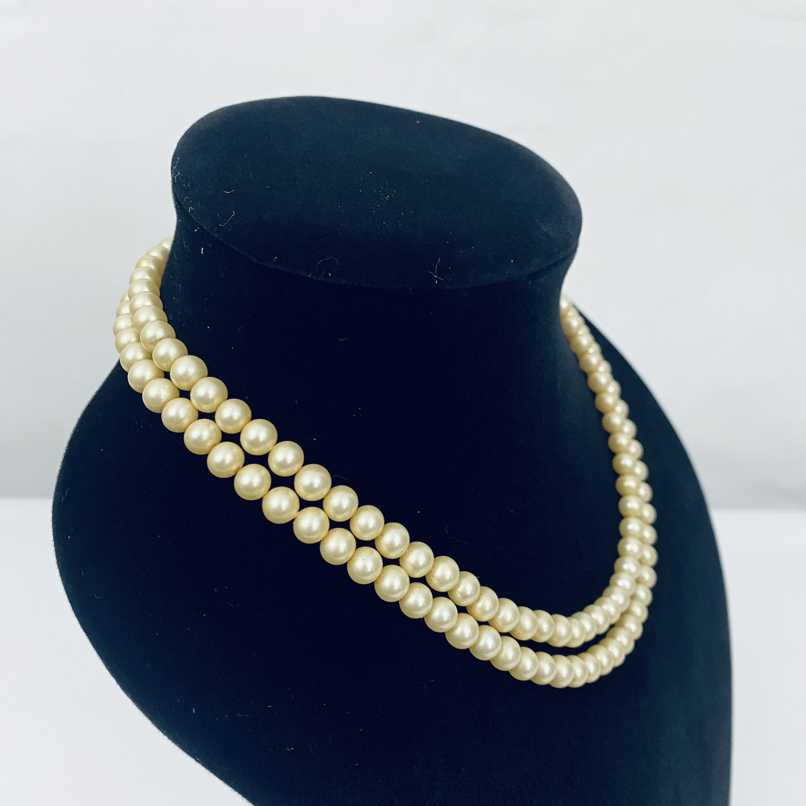 Vintage 18″ Deltah Simulated Pearl Necklace Double Strand 6.5 mm with Case