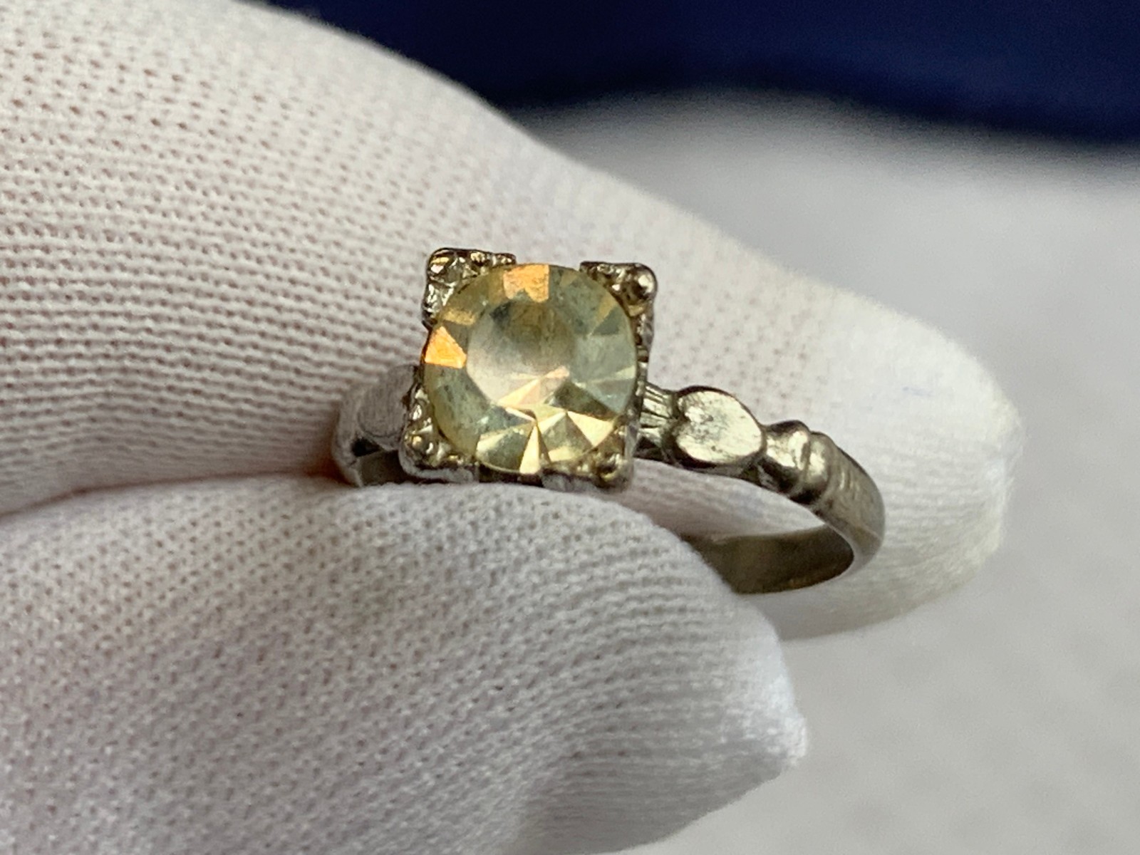 Vtg Sterling Silver Childs Ring 1g Fine Jewelry Size 1.75 Tinted Stone *READ*